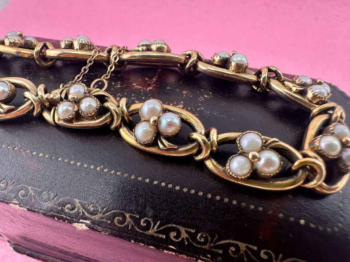 Antique 9ct Gold Pearl Trefoil bracelet with concealed clasp