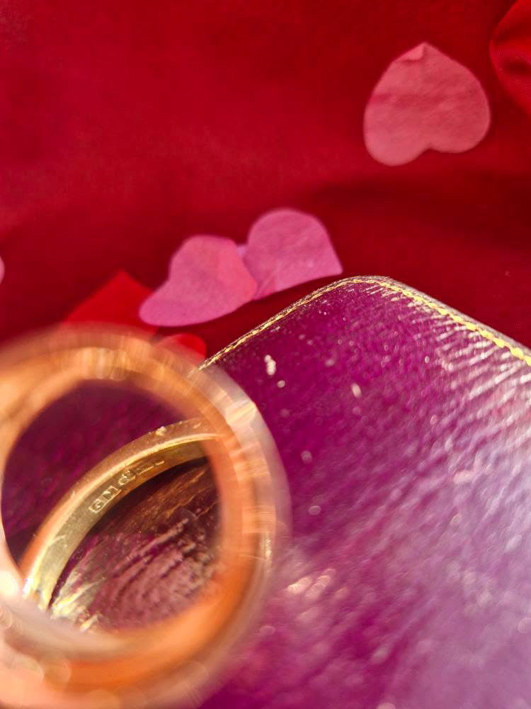 9ct Gold Band with 3 flush set diamonds, size N, 2.16g