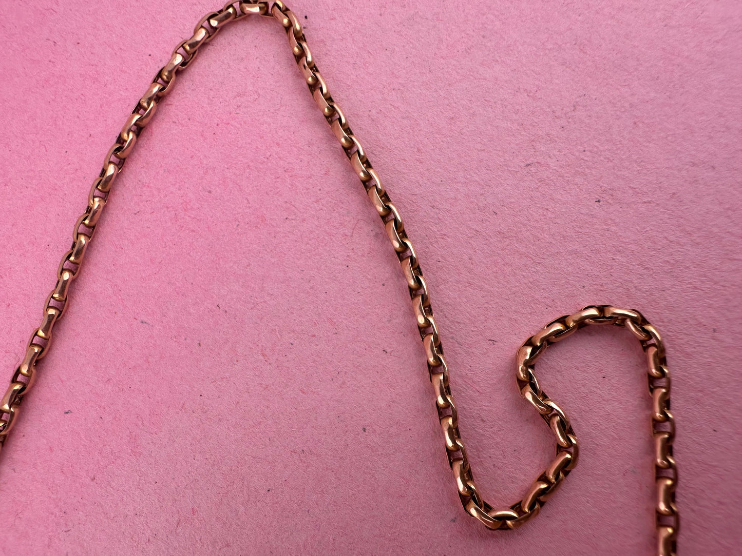 Antique 15ct Gold Oval belcher with 15ct Dog clip