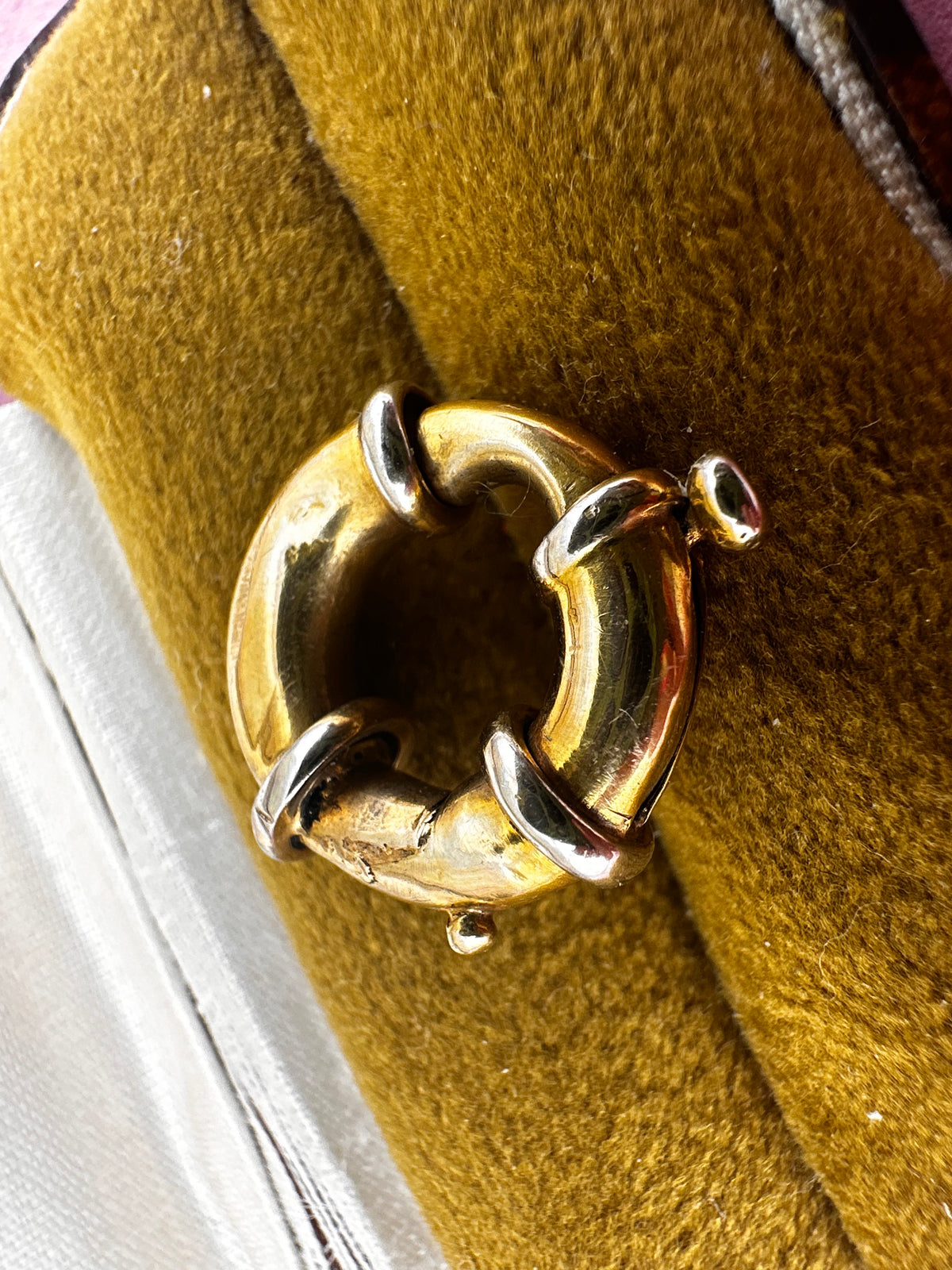 Vintage 14ct Yellow gold chunky bolt clasp with white gold accents
