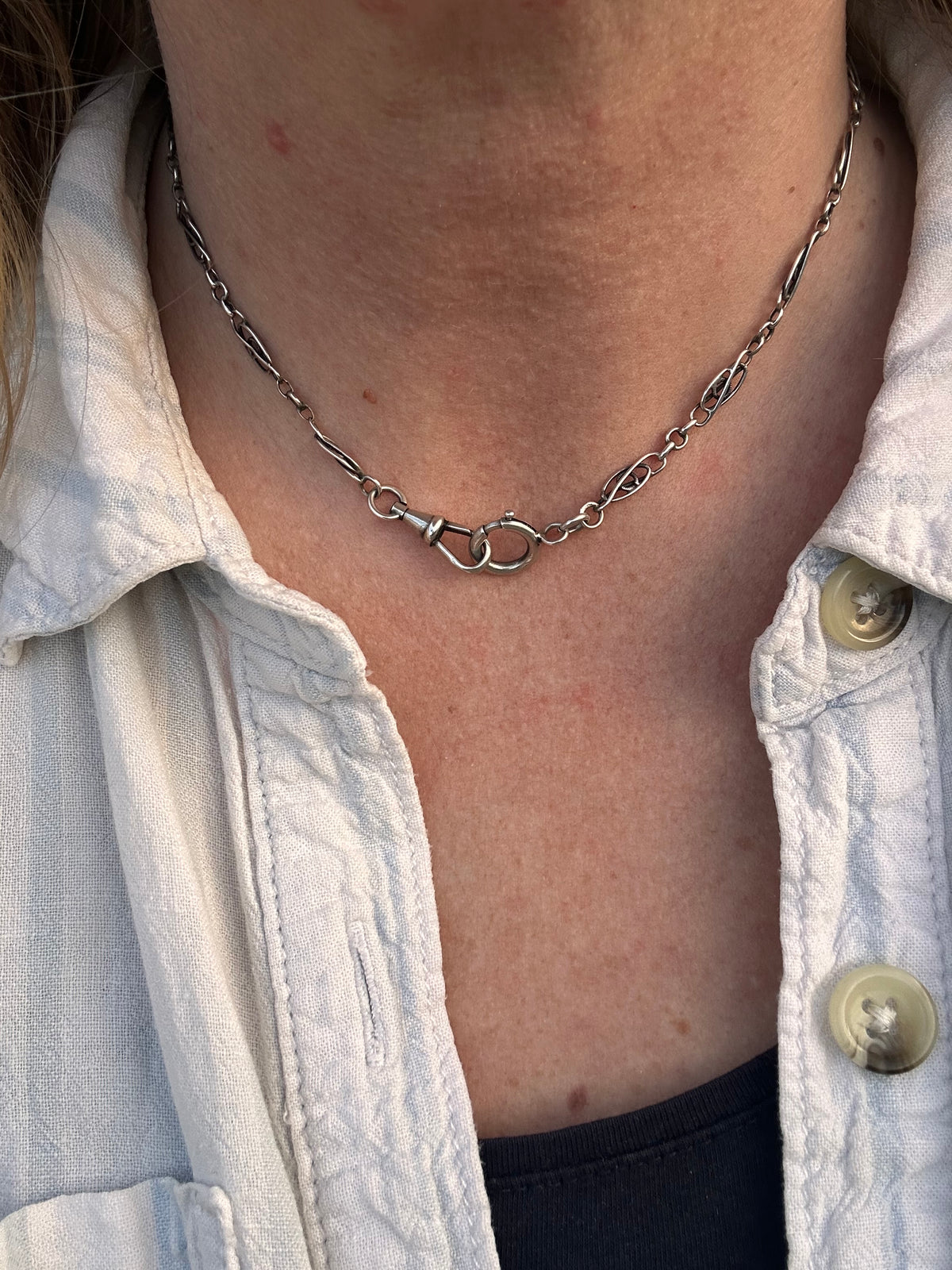 French 800 Silver Fancy Link chain with dog clip and bolt clasp