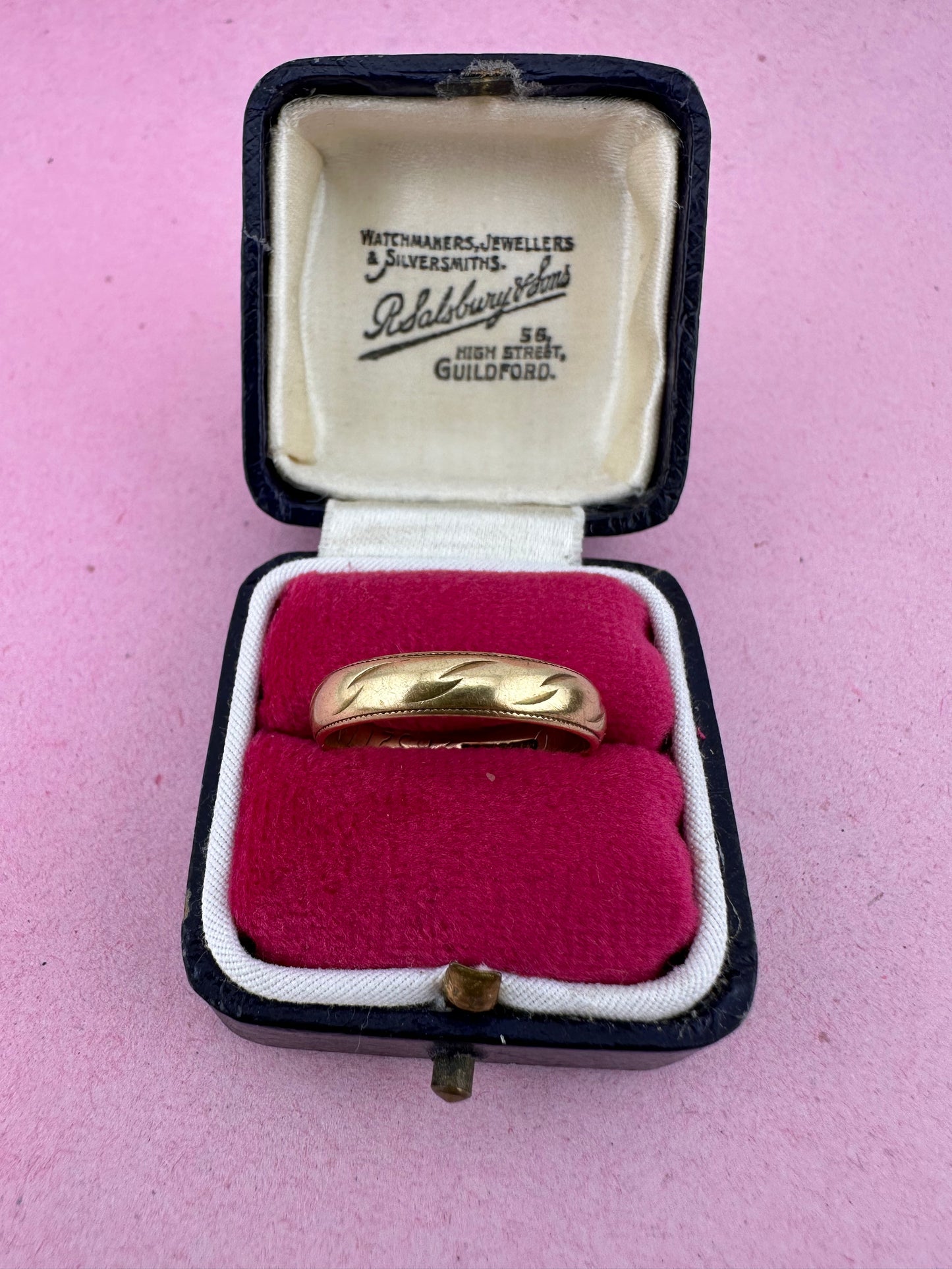 Vintage 18ct Gold patterned band
