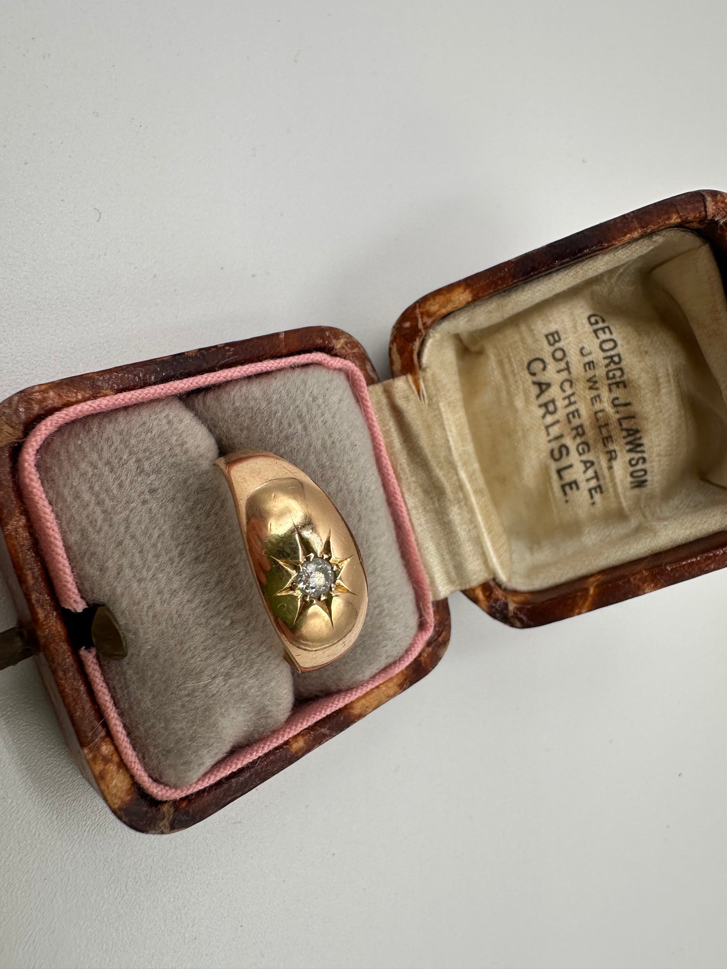 Antique 18ct Gold Star set Diamond Gypsy ring