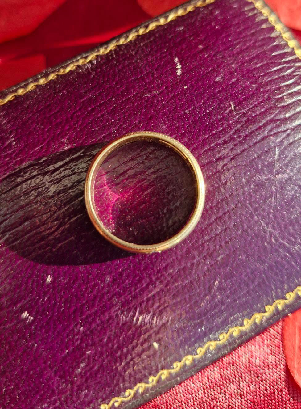 Vintage 9ct Gold Band with Star Set Diamond, 1976, 2.35g, Size M