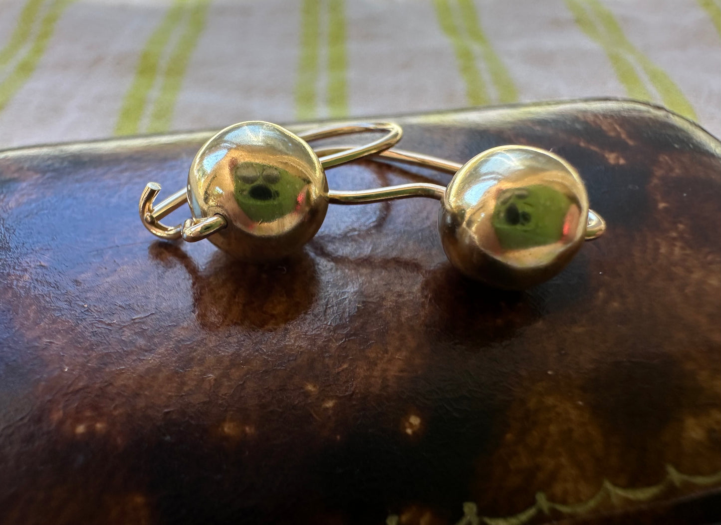 9ct Yellow Gold Ball Dangle earrings