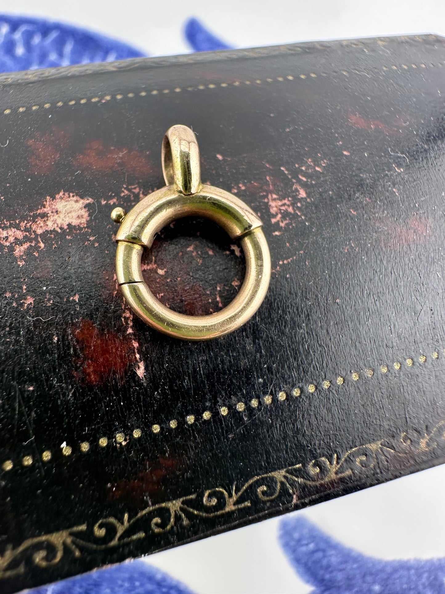 Antique 9ct Gold Bolt clasp