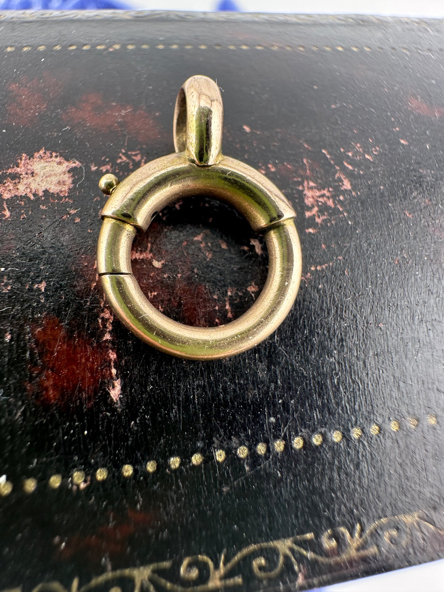 Antique 9ct Gold Bolt clasp