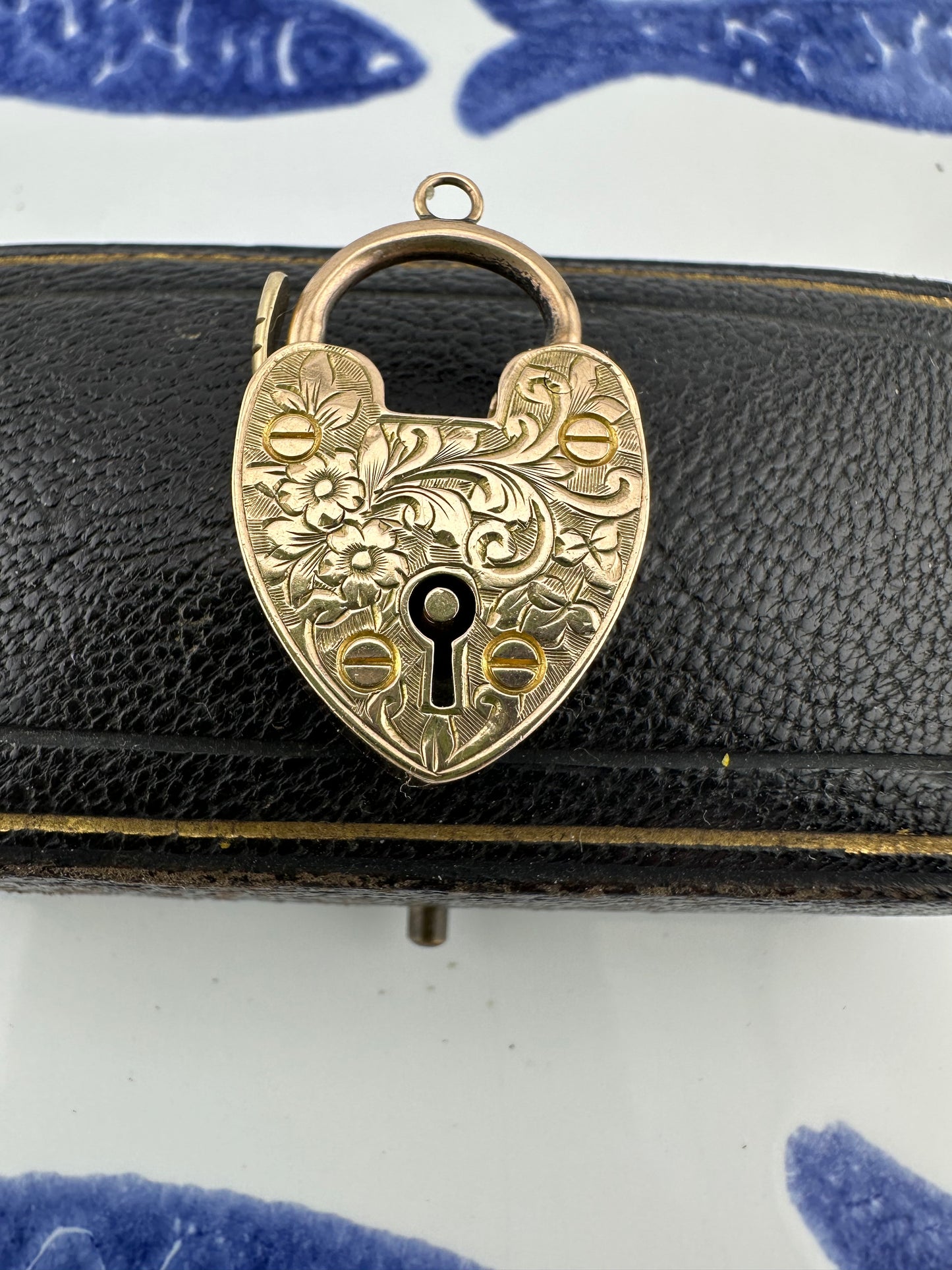 Large Antique 9ct Gold Patterned Heart Padlock