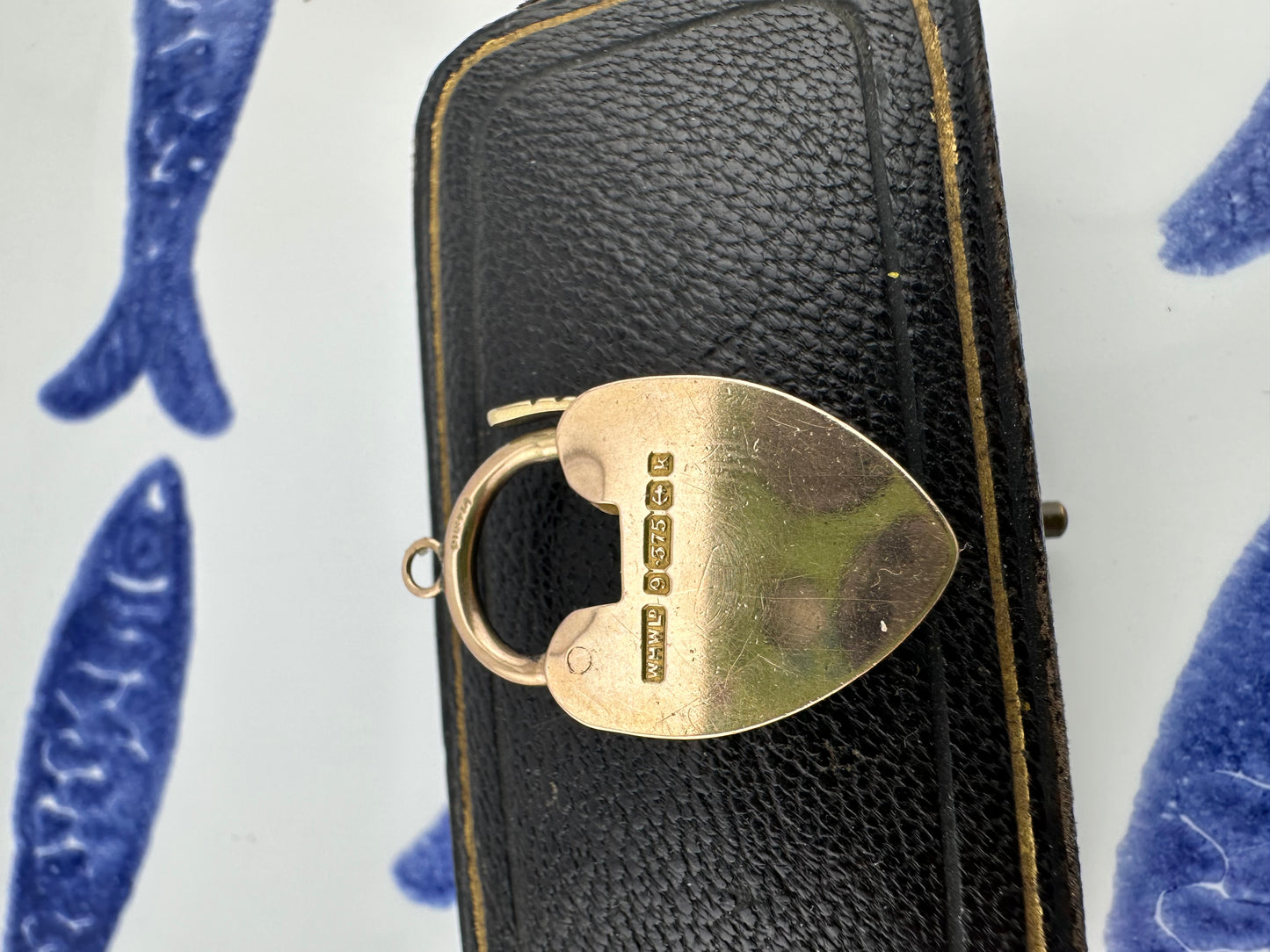 Large Antique 9ct Gold Patterned Heart Padlock