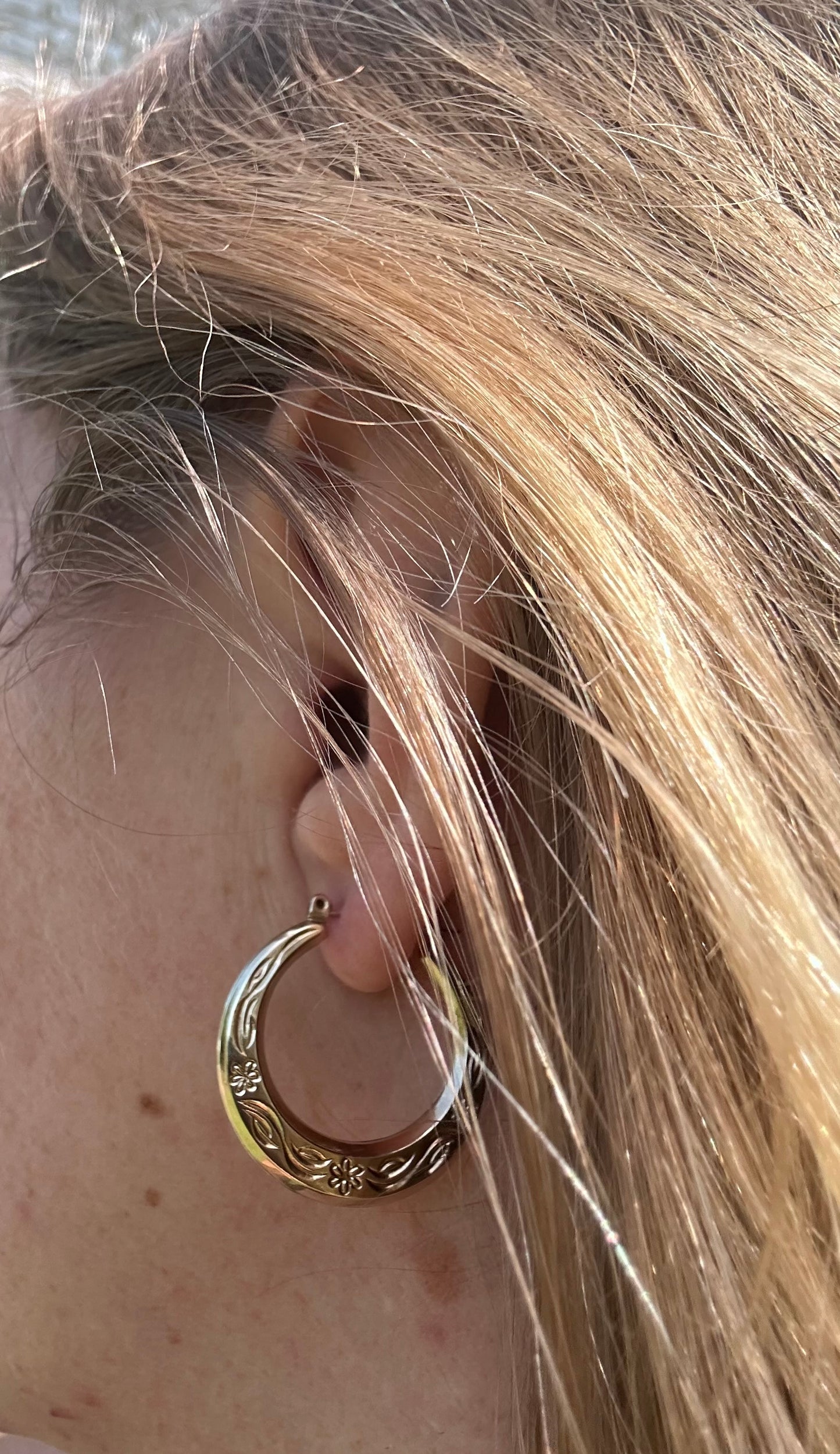 9ct Gold Flower patterned round hoops