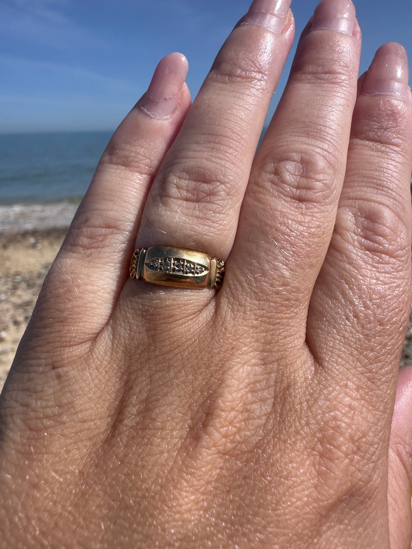 Antique 18ct Gold Rose Cut diamond Gypsy set ring