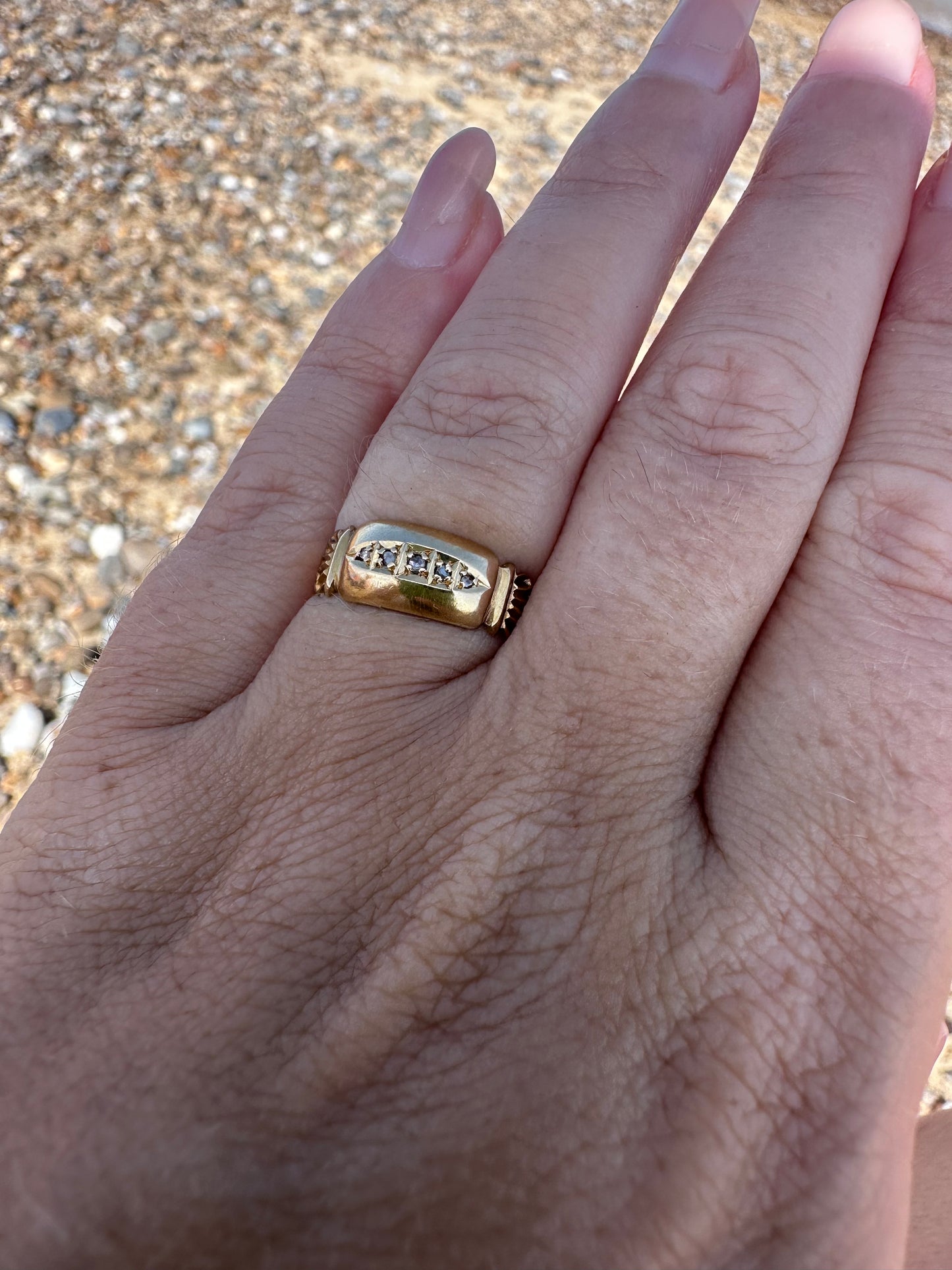 Antique 18ct Gold Rose Cut diamond Gypsy set ring