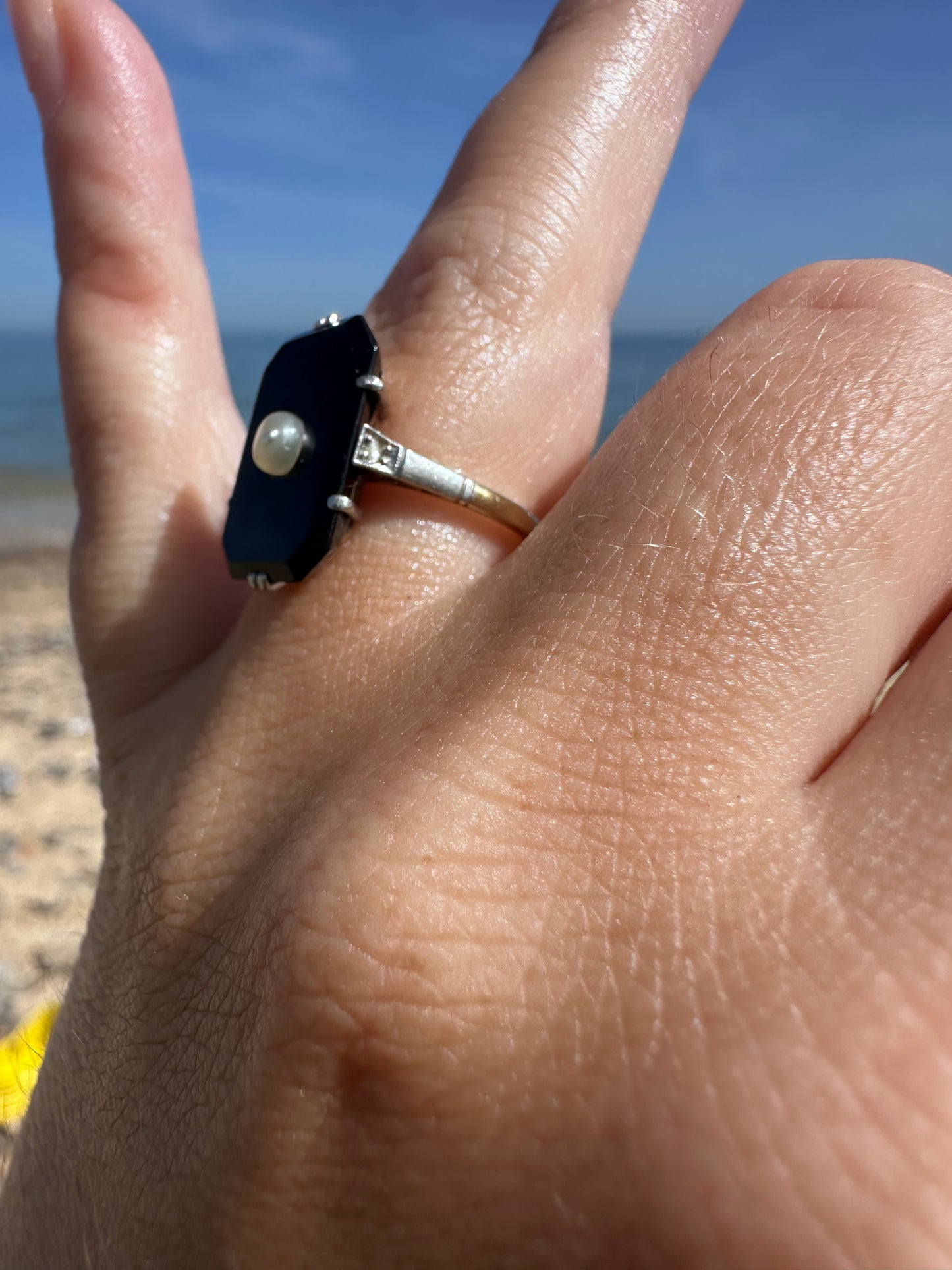 14ct Onyx, Pearl & Rose cut diamond Ring