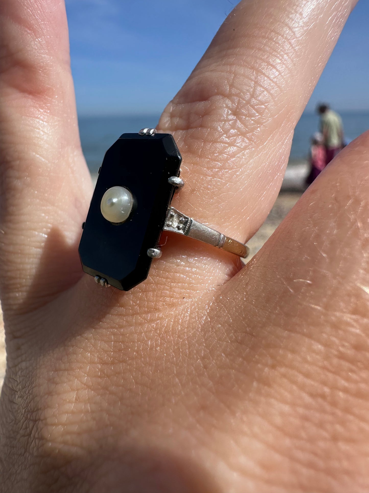14ct Onyx, Pearl & Rose cut diamond Ring