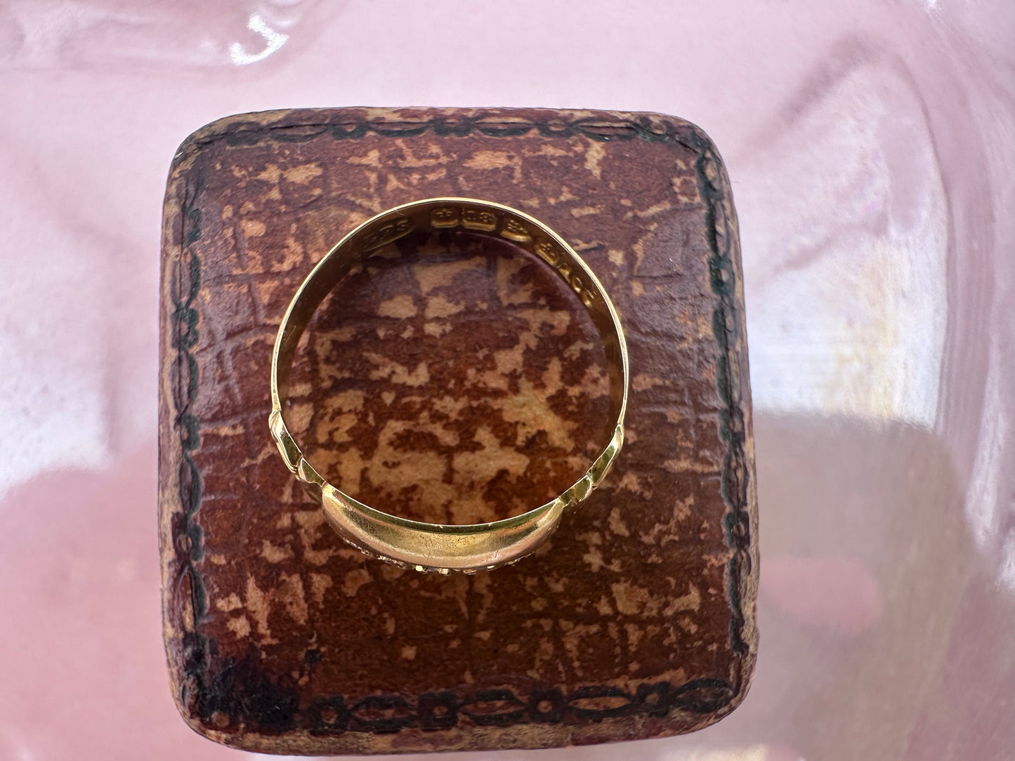 Antique 18ct Gold Rose Cut diamond Gypsy set ring