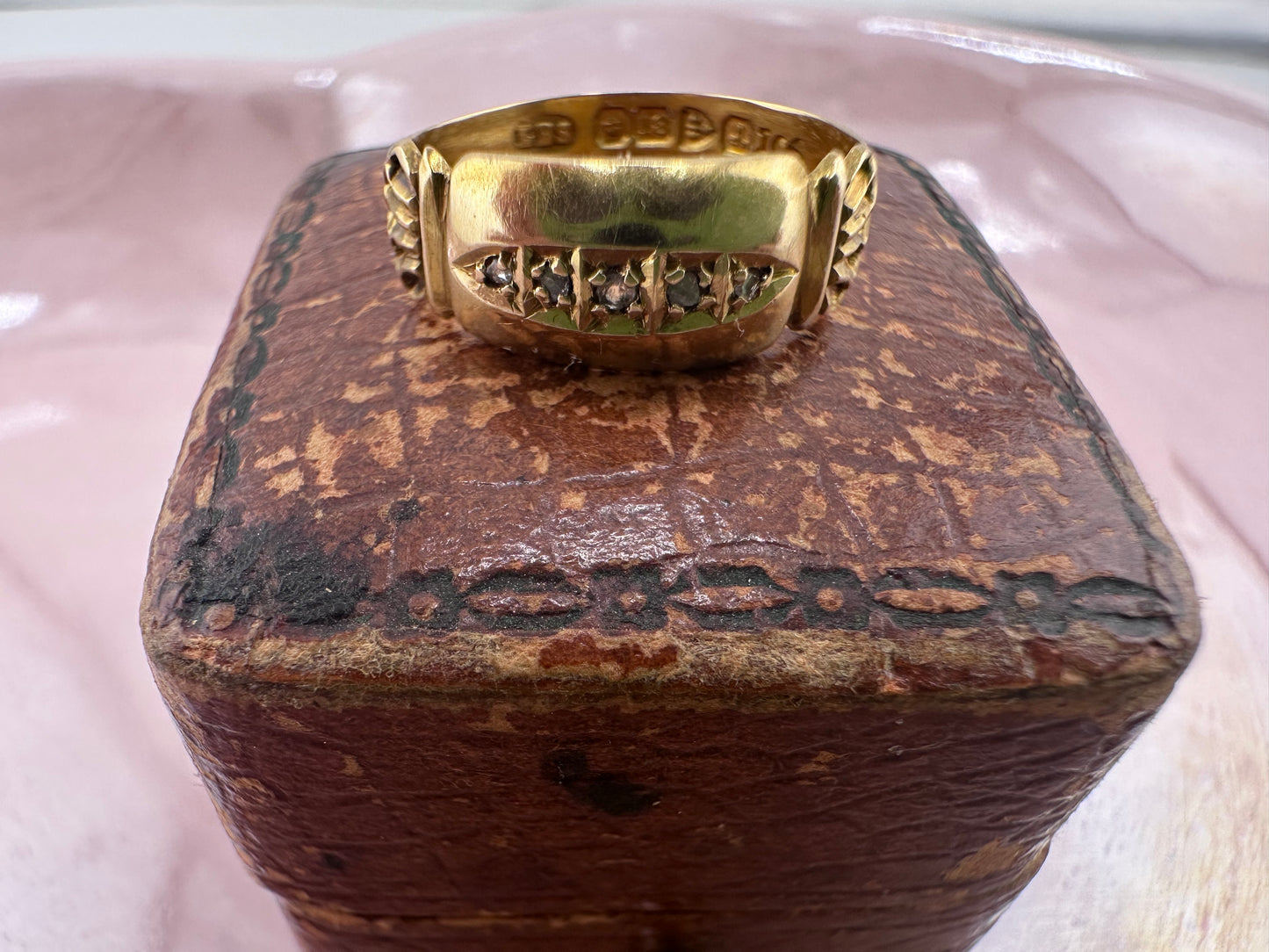 Antique 18ct Gold Rose Cut diamond Gypsy set ring