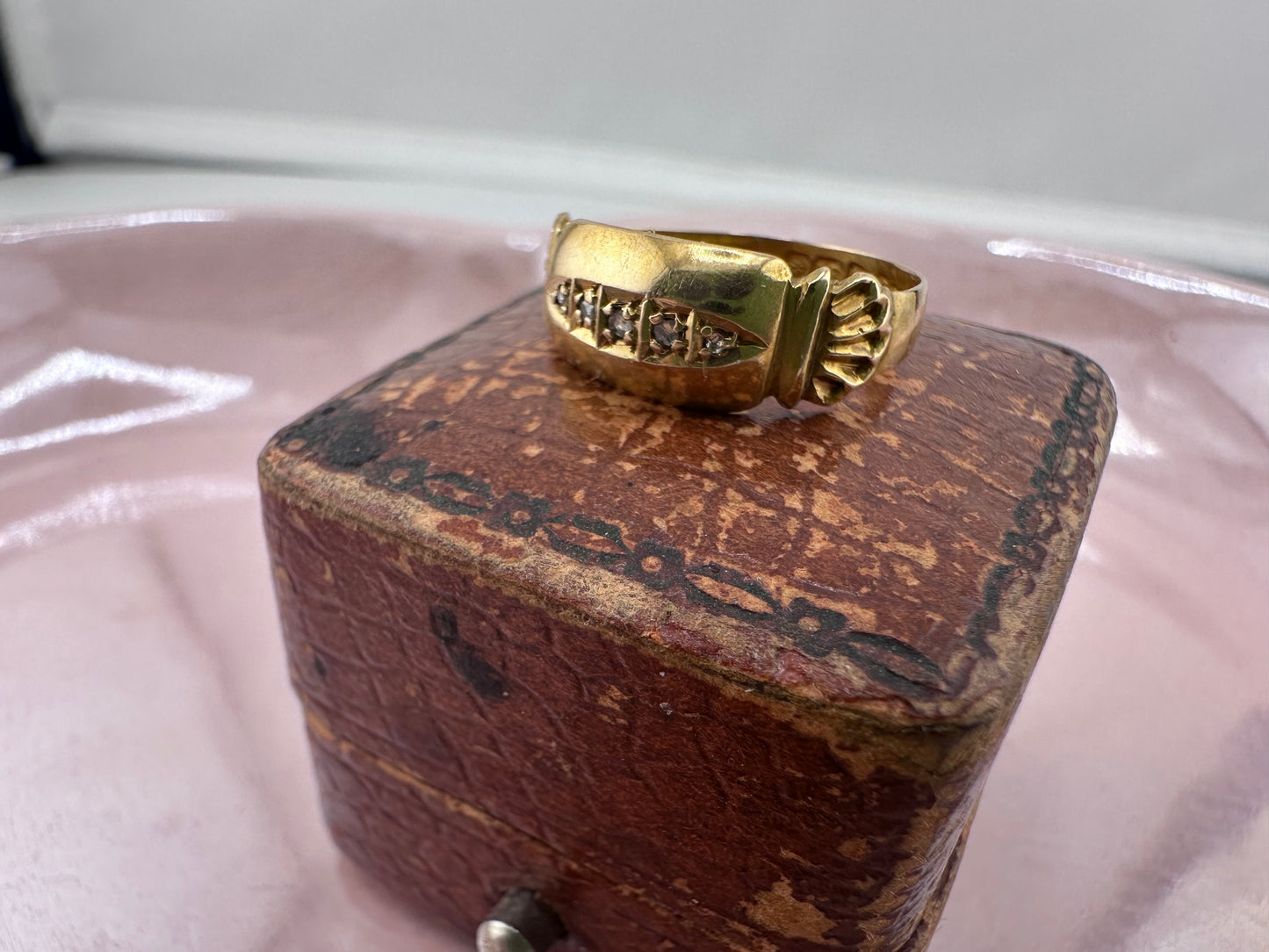 Antique 18ct Gold Rose Cut diamond Gypsy set ring