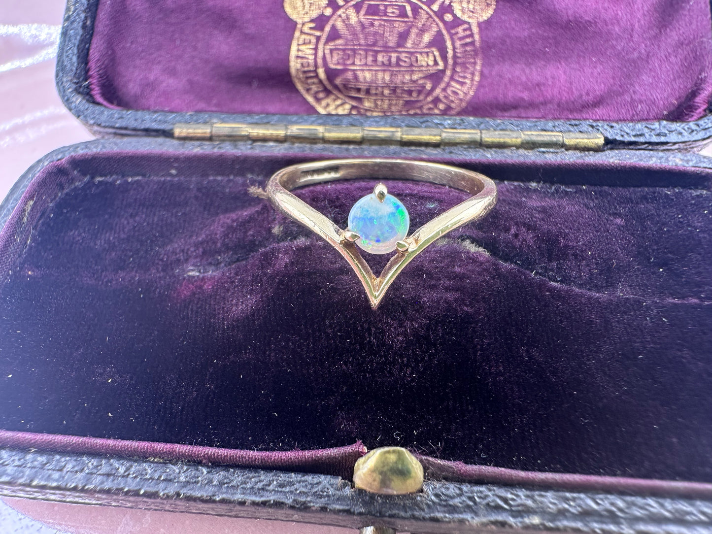 Vintage 9ct Gold Opal Wishbone Ring