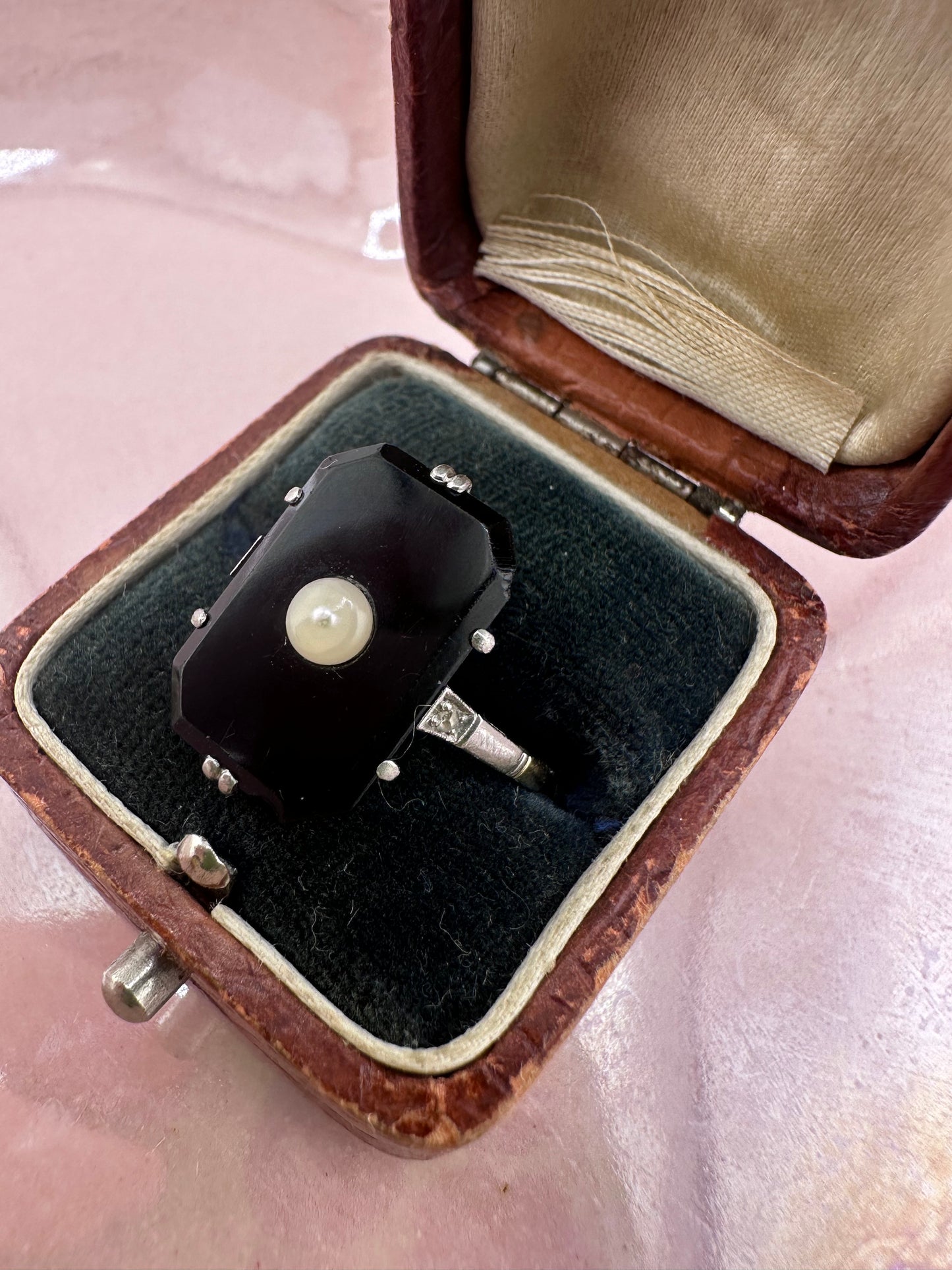 14ct Onyx, Pearl & Rose cut diamond Ring