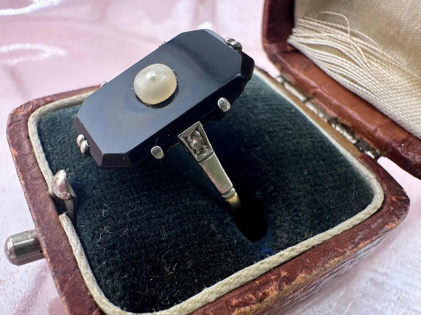 14ct Onyx, Pearl & Rose cut diamond Ring