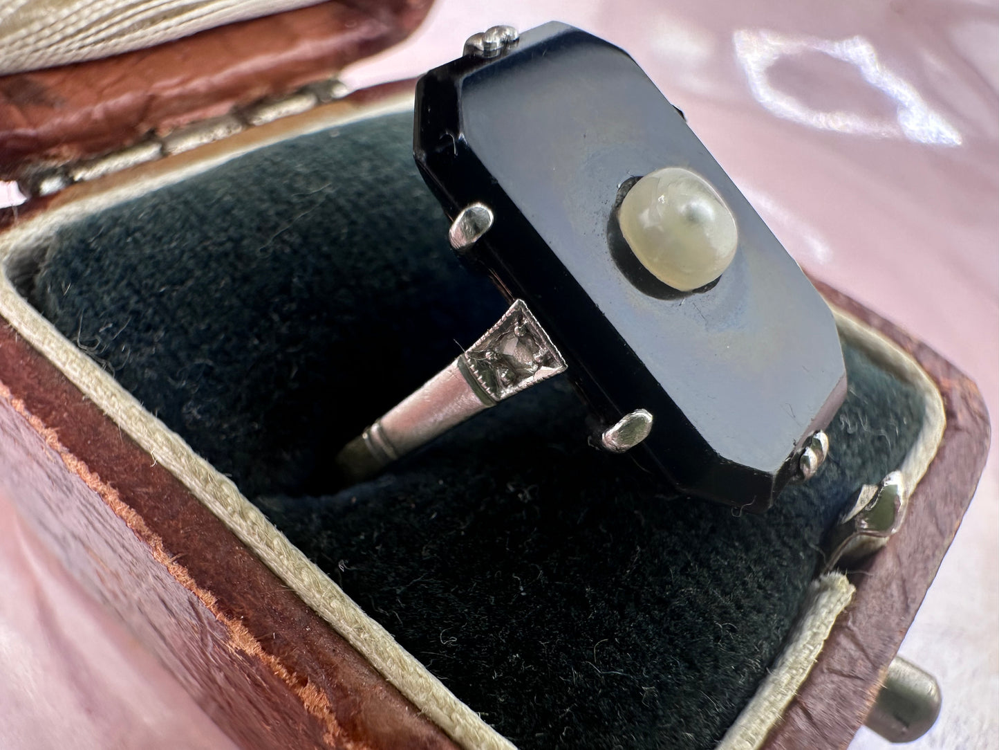 14ct Onyx, Pearl & Rose cut diamond Ring