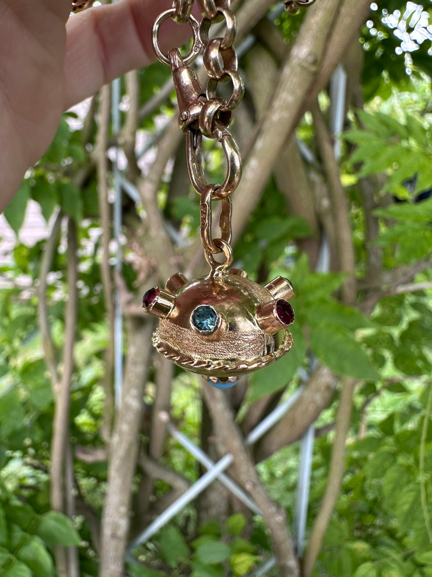 18ct Gold UFO Sputnik pendant with Topaz, Garnet & Turquoise stones.