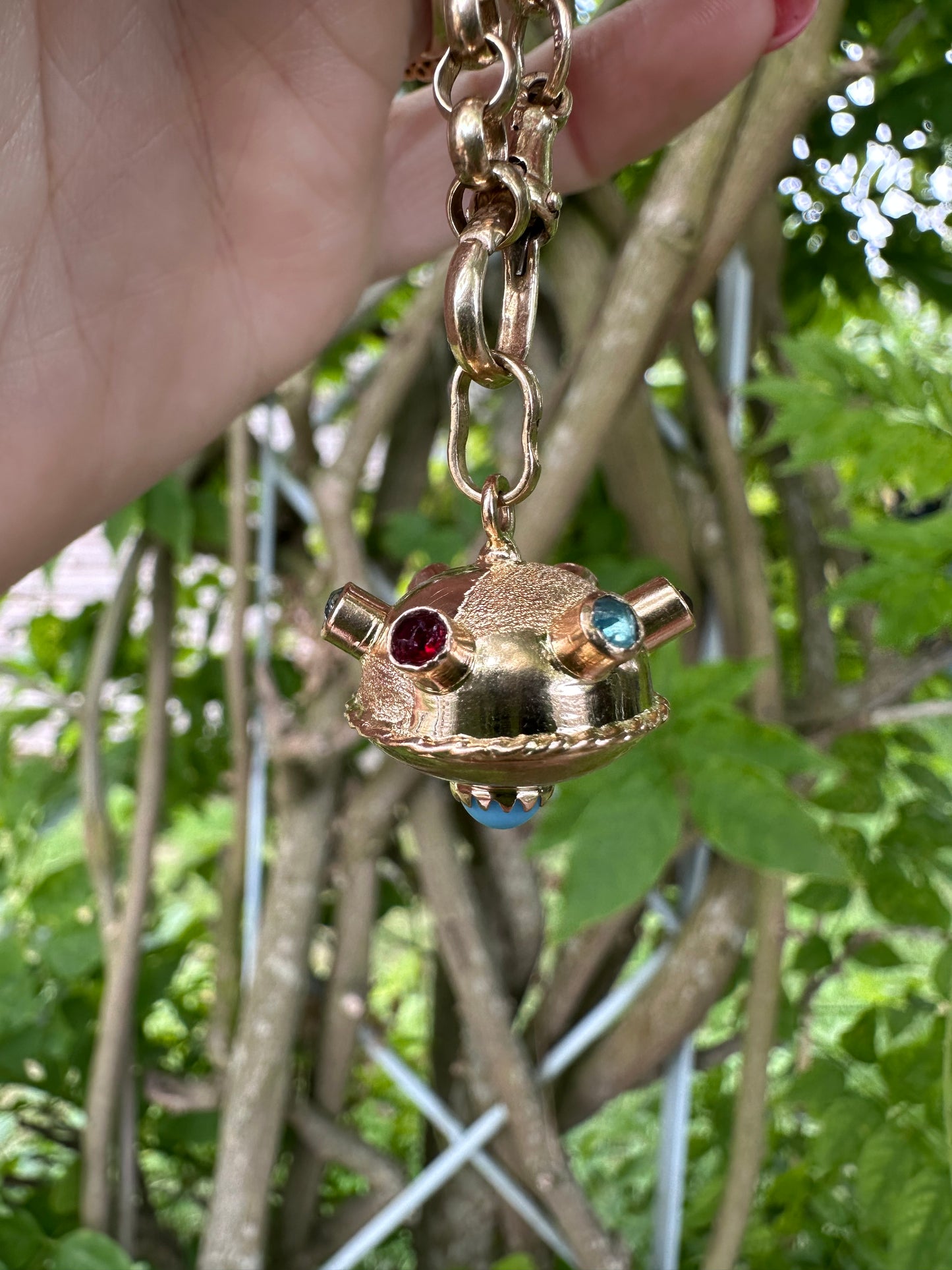 18ct Gold UFO Sputnik pendant with Topaz, Garnet & Turquoise stones.
