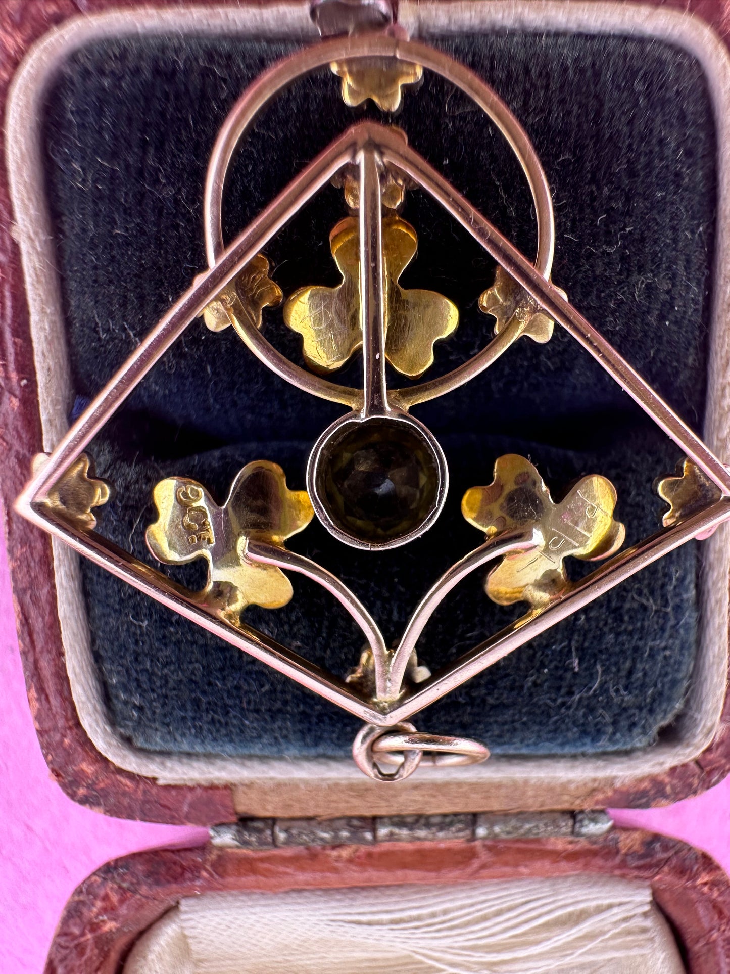 Edwardian 9ct Gold Peridot & Seed Pearl Lavalier pendant