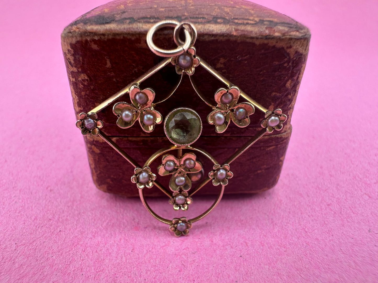 Edwardian 9ct Gold Peridot & Seed Pearl Lavalier pendant