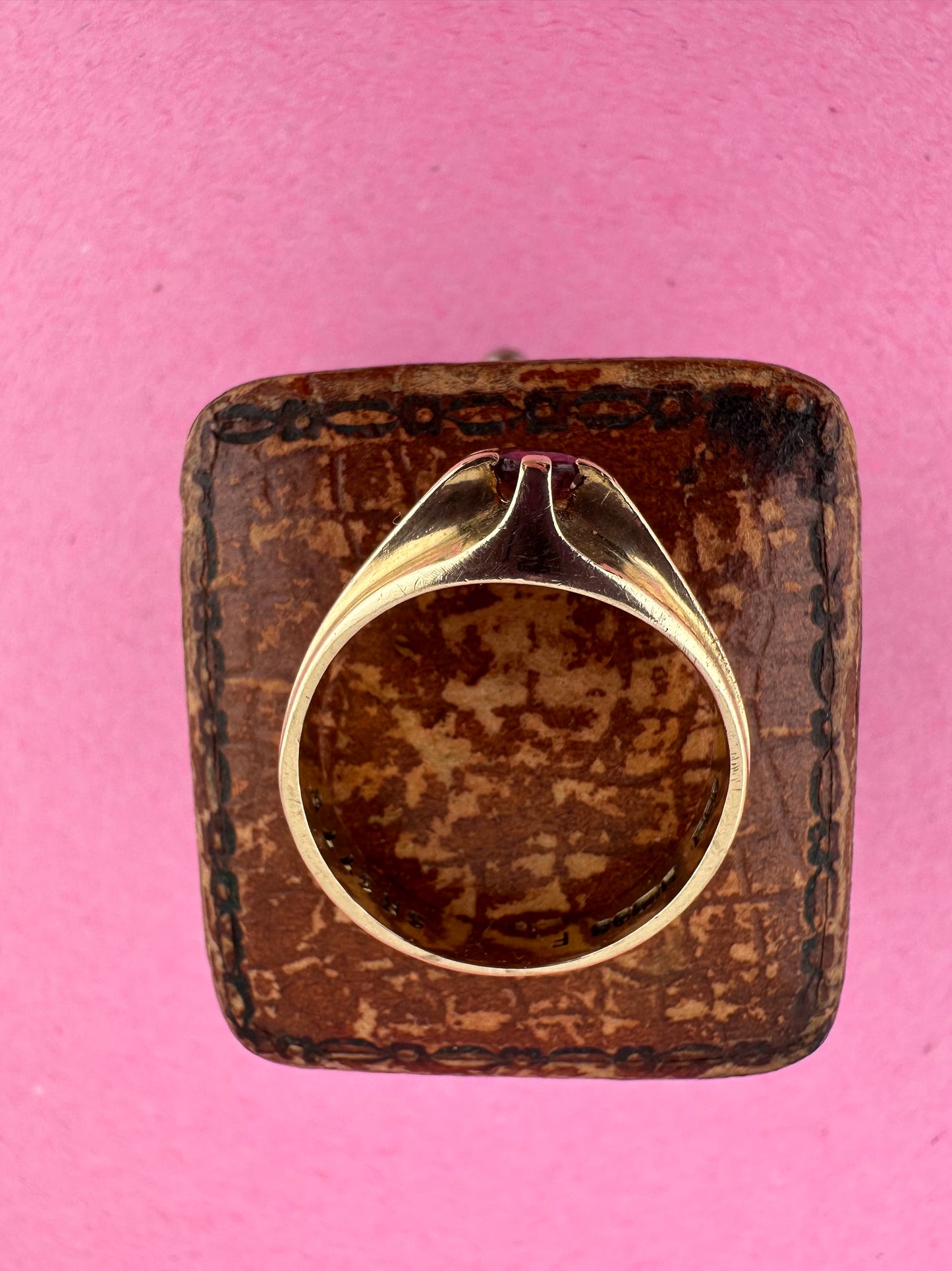 Vintage 9ct Ruby Belcher Ring