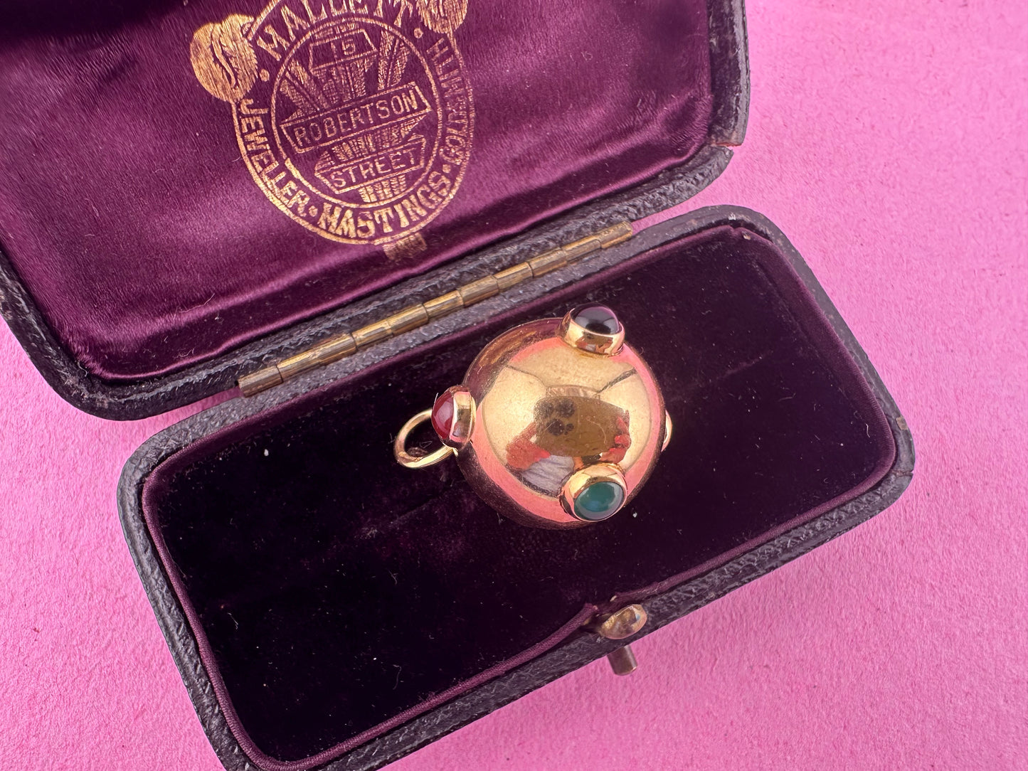 9ct Sputnik pendant with carnelian, onyx & green agate gemstones