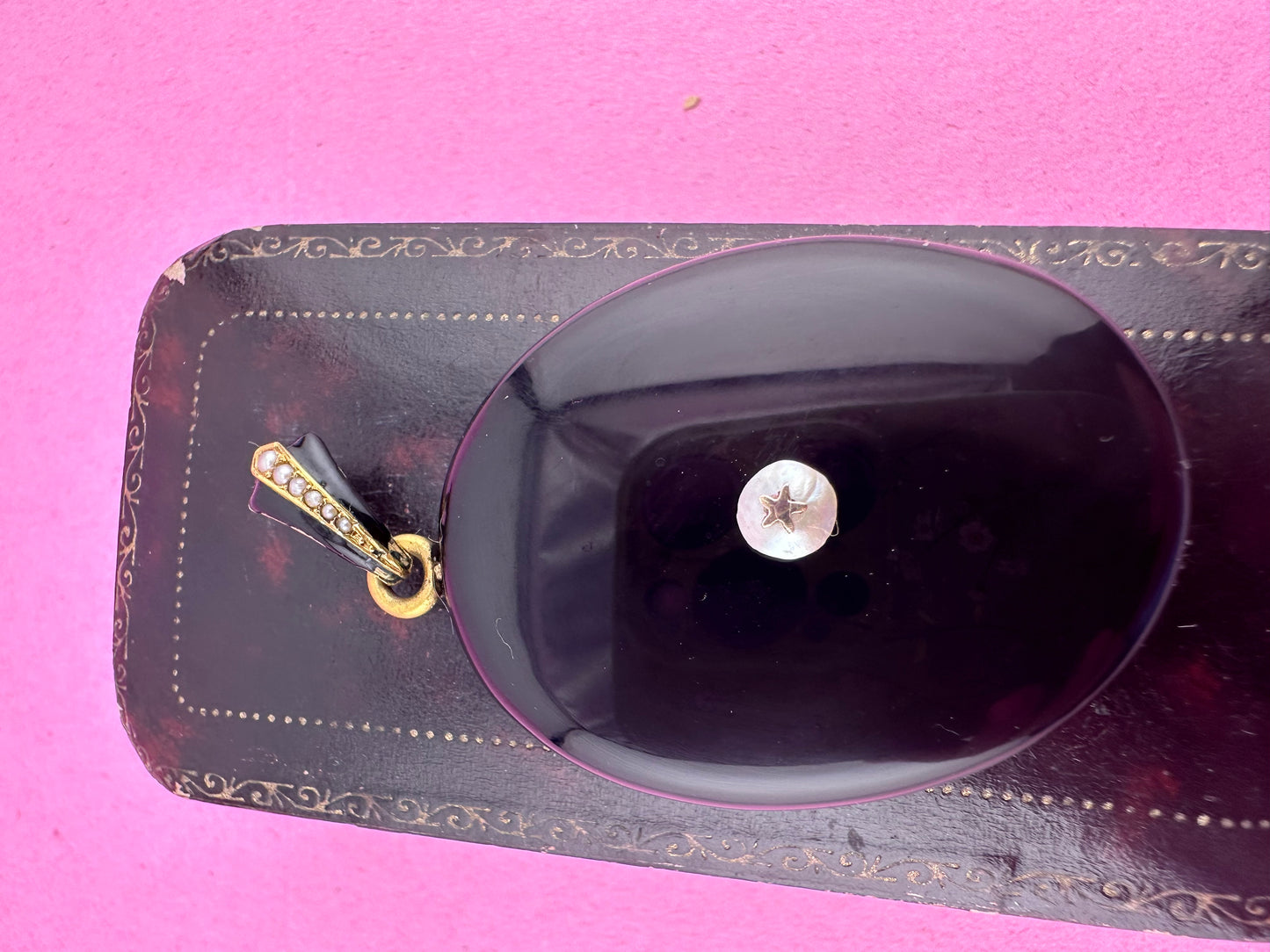 18ct Gold Onyx Locket with seed pearls, enamel and star detail. Frame 15ct.