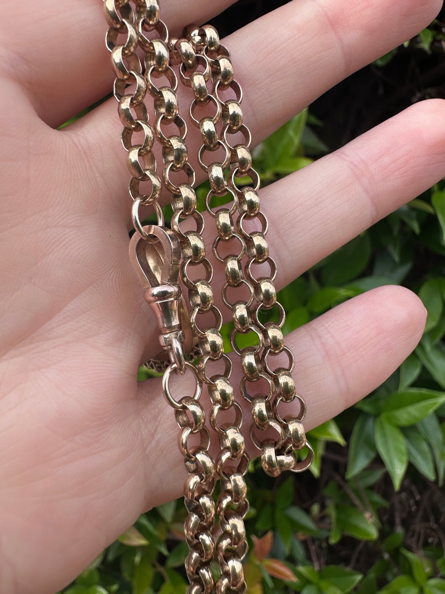 Vintage 9ct Yellow Gold Rolo/belcher chain with antique flat edged dog clip