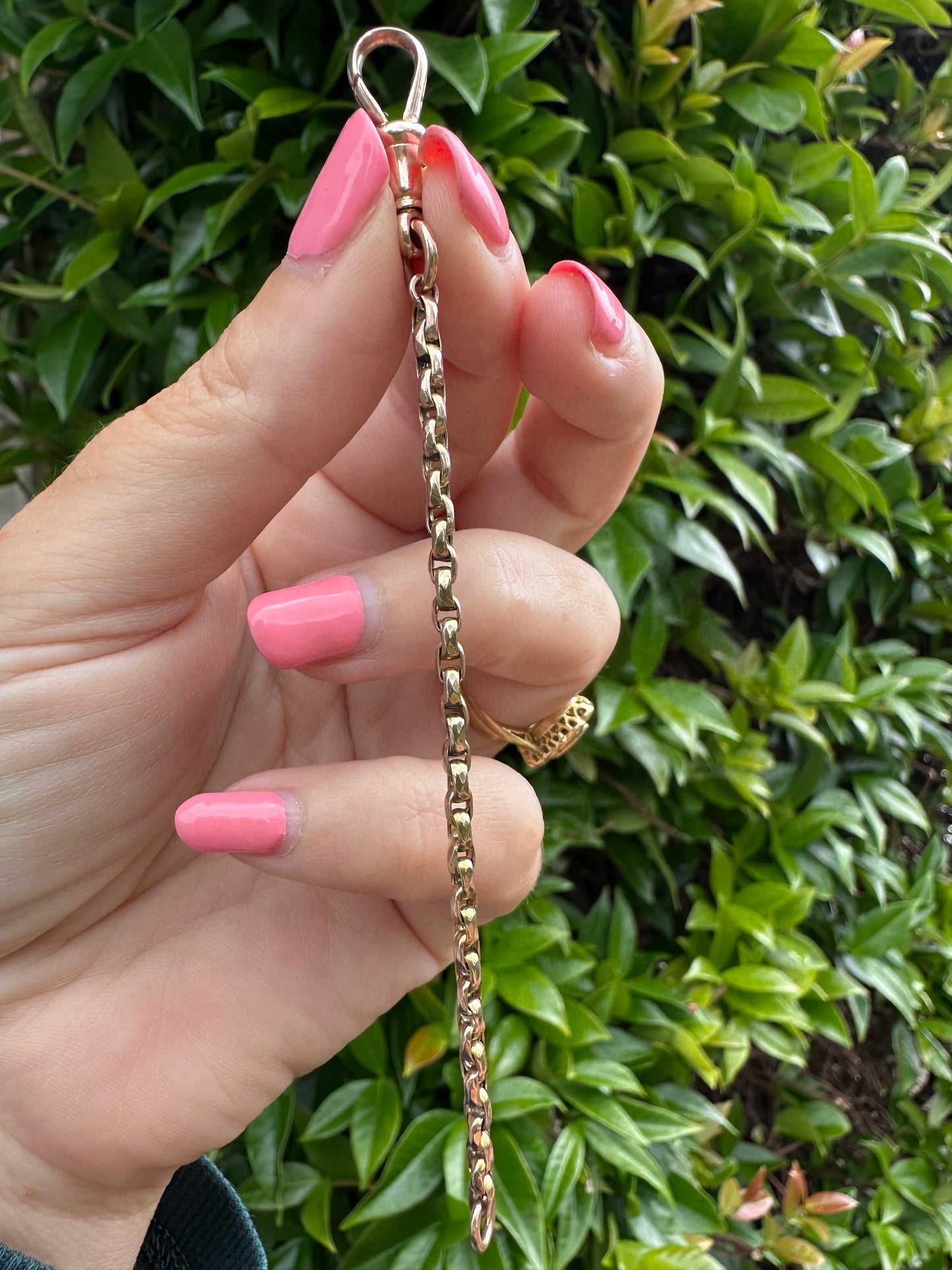 Antique 9ct Peachy Faceted oval belcher extender