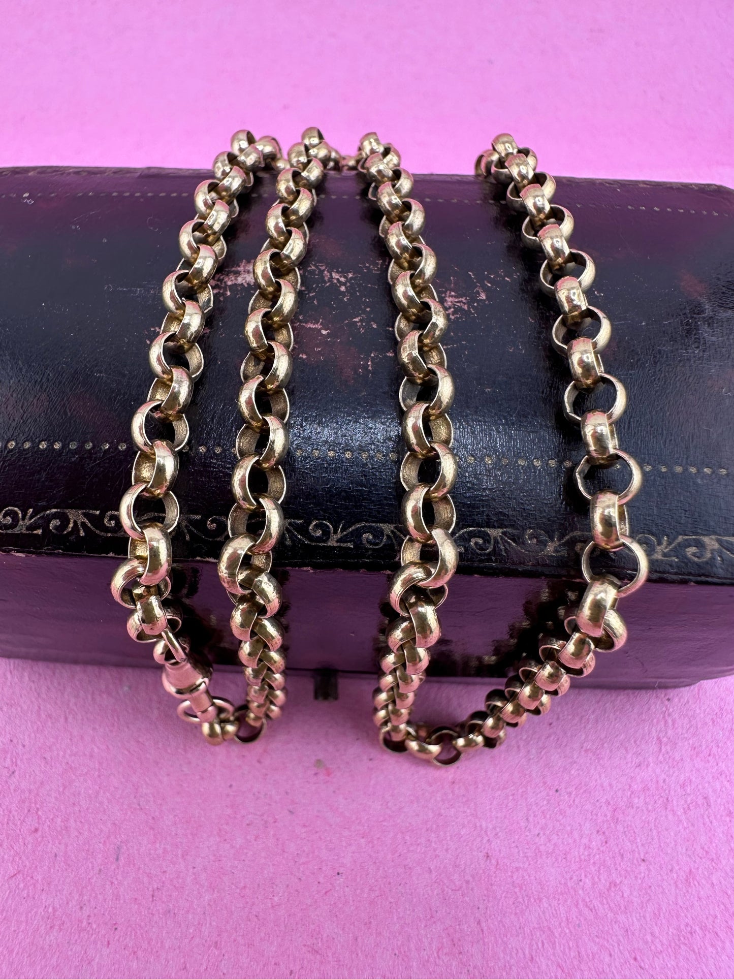 Vintage 9ct Yellow Gold Rolo/Belcher chain with antique dog clip