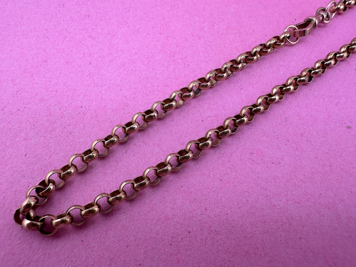 Vintage 9ct Yellow Gold Rolo/belcher chain with antique flat edged dog clip
