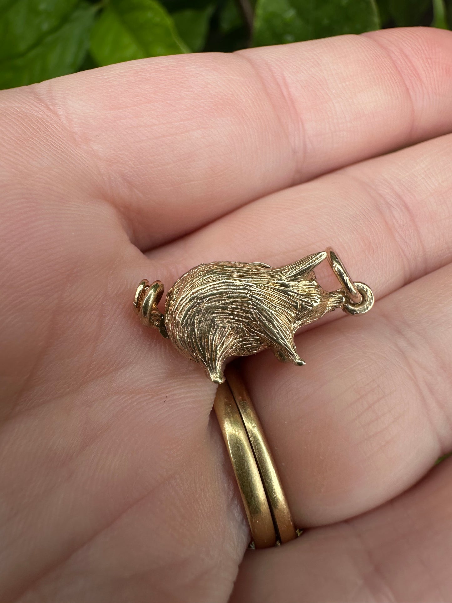 Vintage 9ct Gold Piggy Bank charm, with moving coin/tail