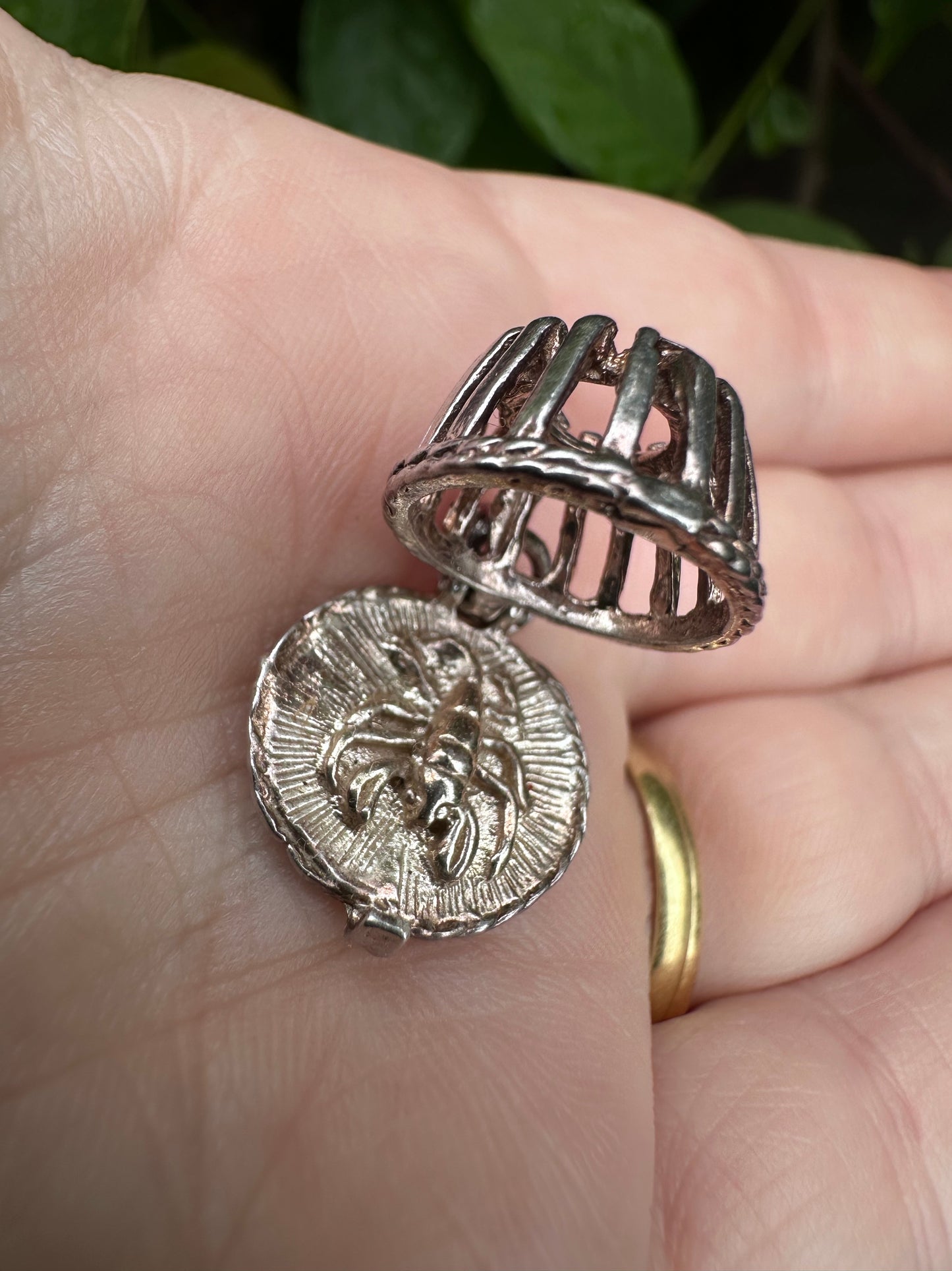 Silver Lobster Pot charm, opens