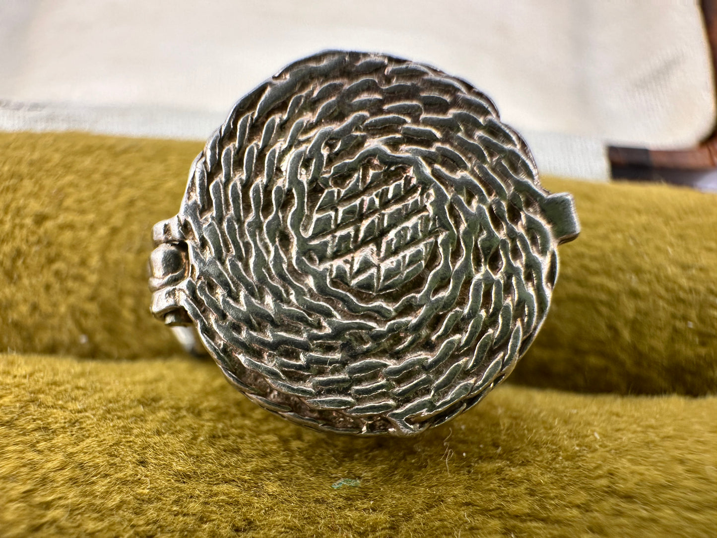 Silver Lobster Pot charm, opens