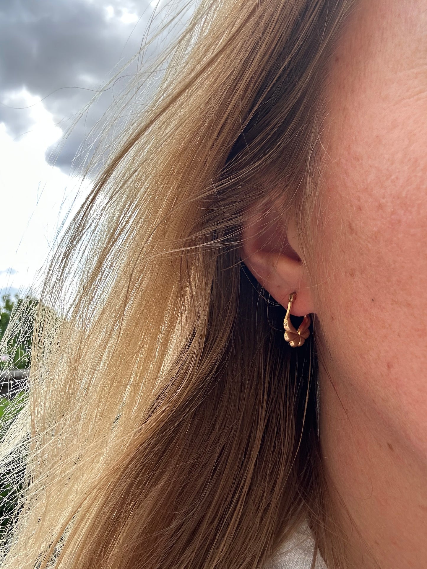 9ct Gold Butterfly puffy hoops