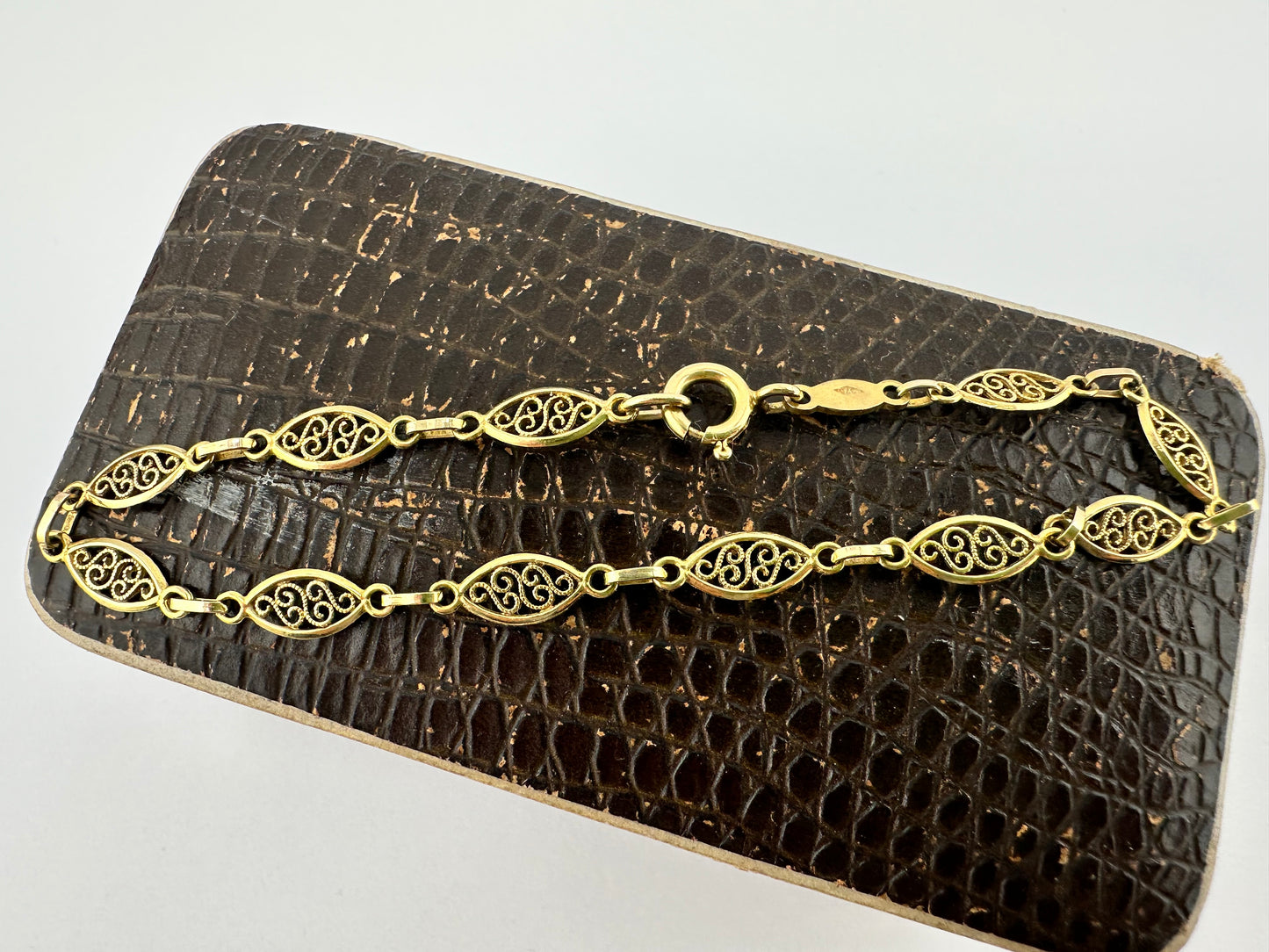 Vintage 9ct gold Filigree bracelet