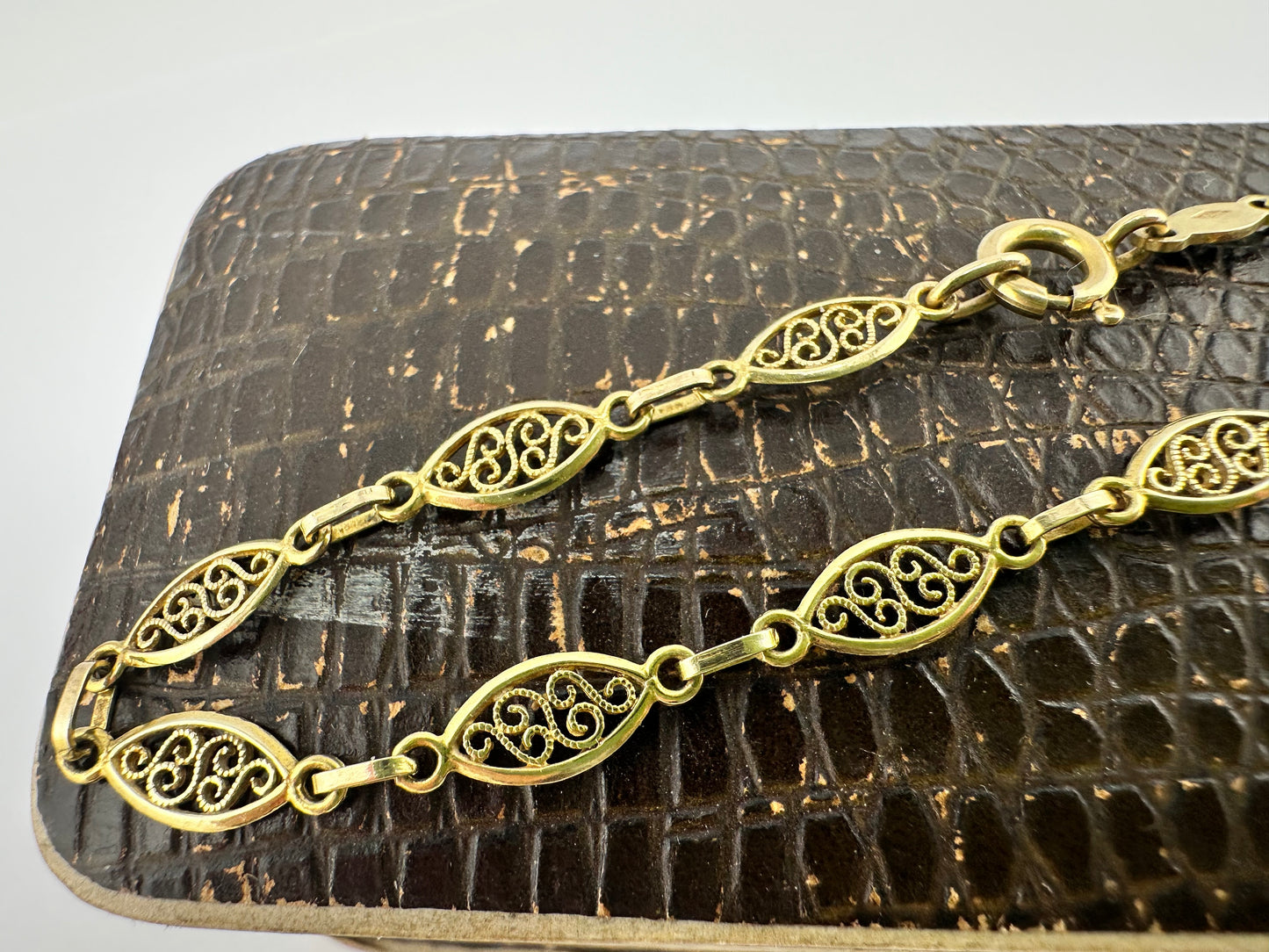 Vintage 9ct gold Filigree bracelet