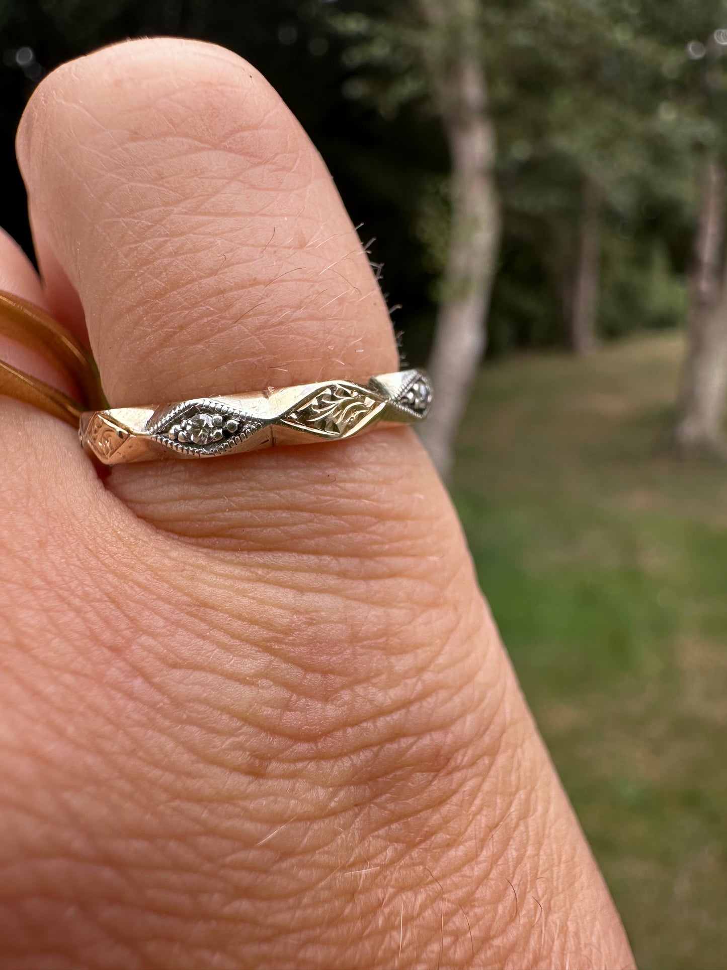 9ct two tone gold patterned ZigZag band with diamonds