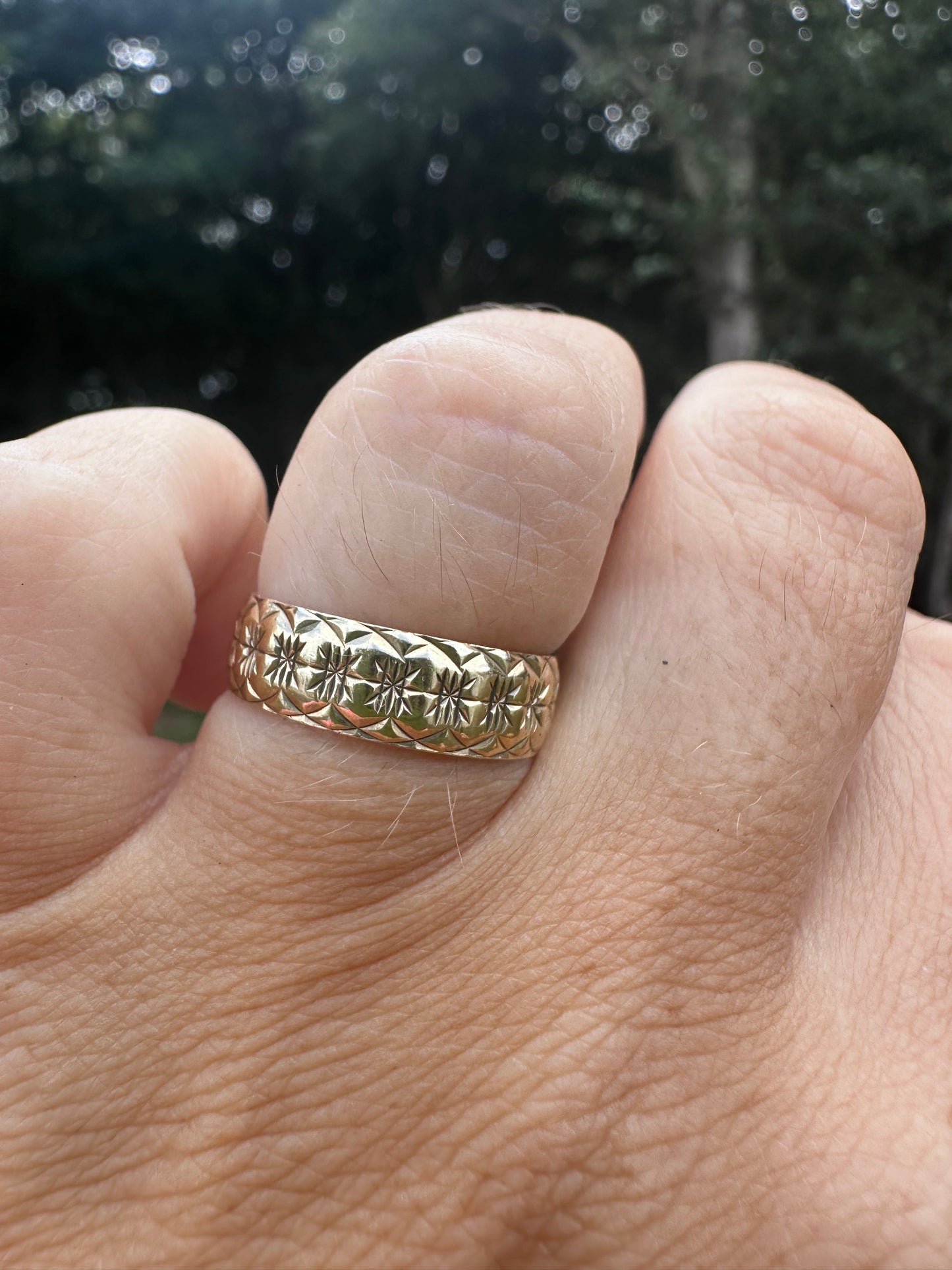 Vintage 9ct yellow Gold pattern band