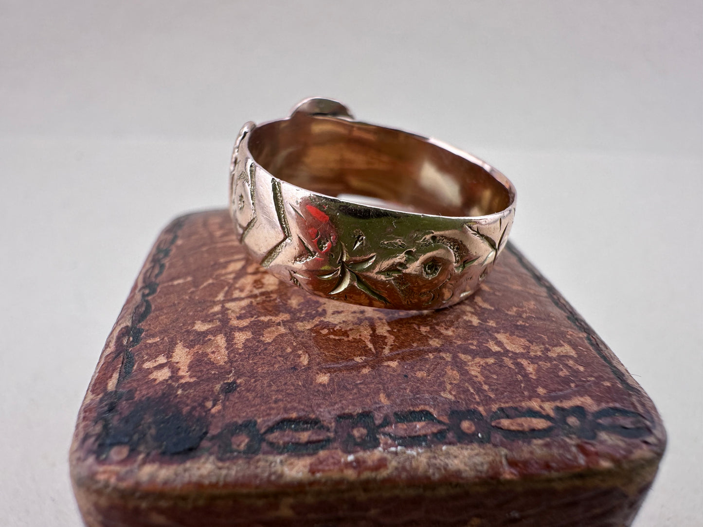 Antique 9ct Rose gold carved Buckle Ring