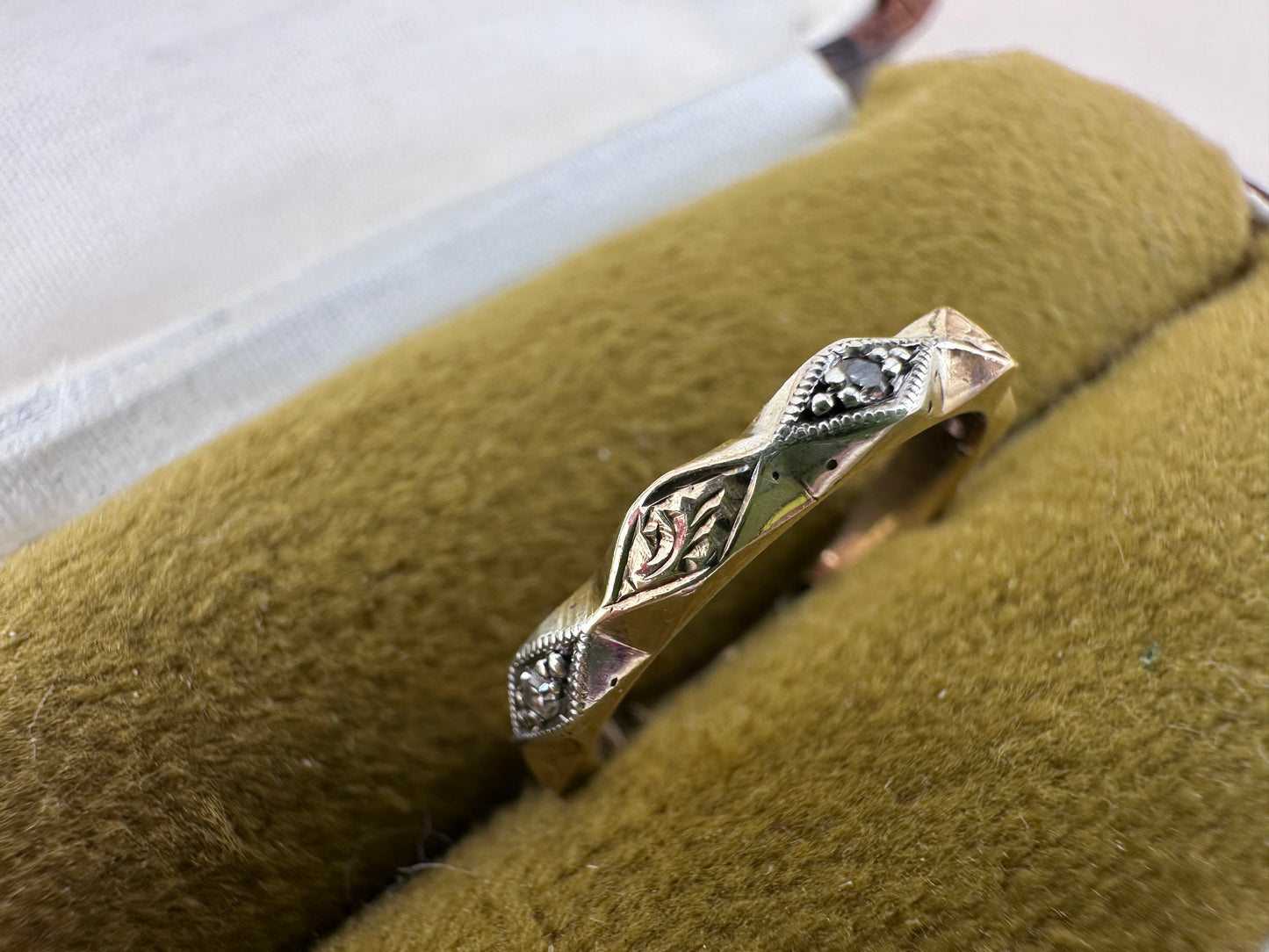 9ct two tone gold patterned ZigZag band with diamonds