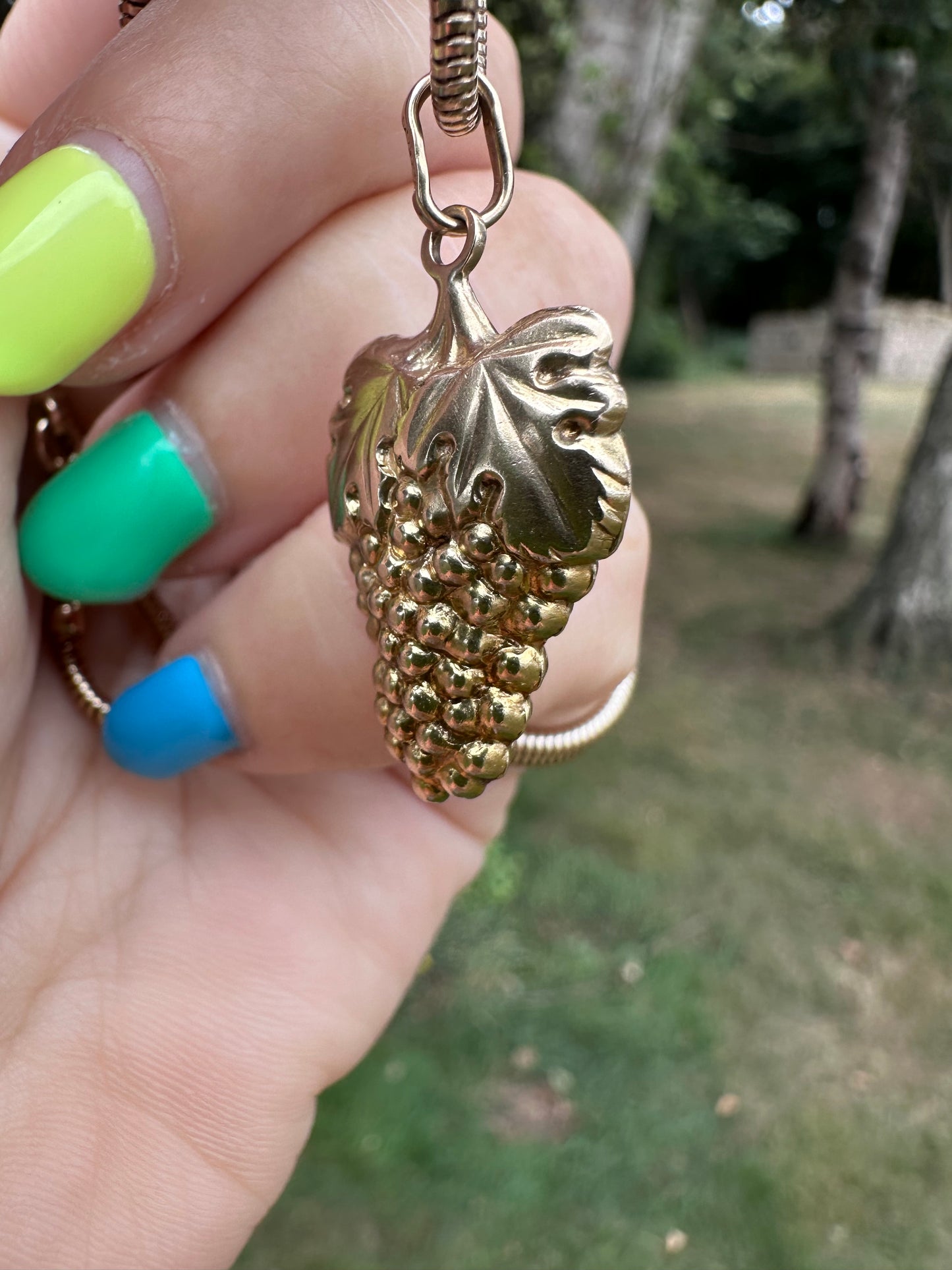 Vintage 9ct Gold Grape Charm