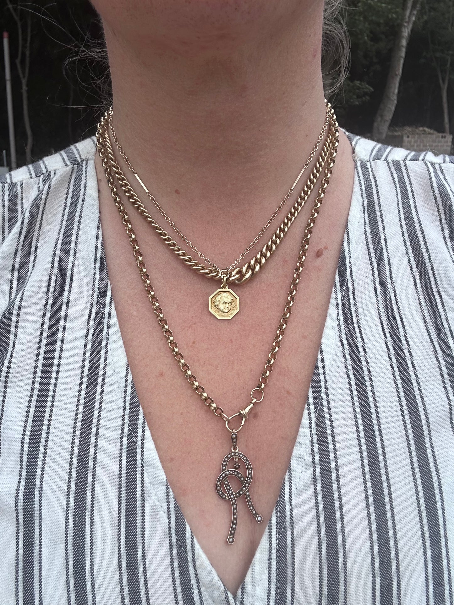 Antique 9ct yellow gold Bar and Cable link chain with bolt clasp.
