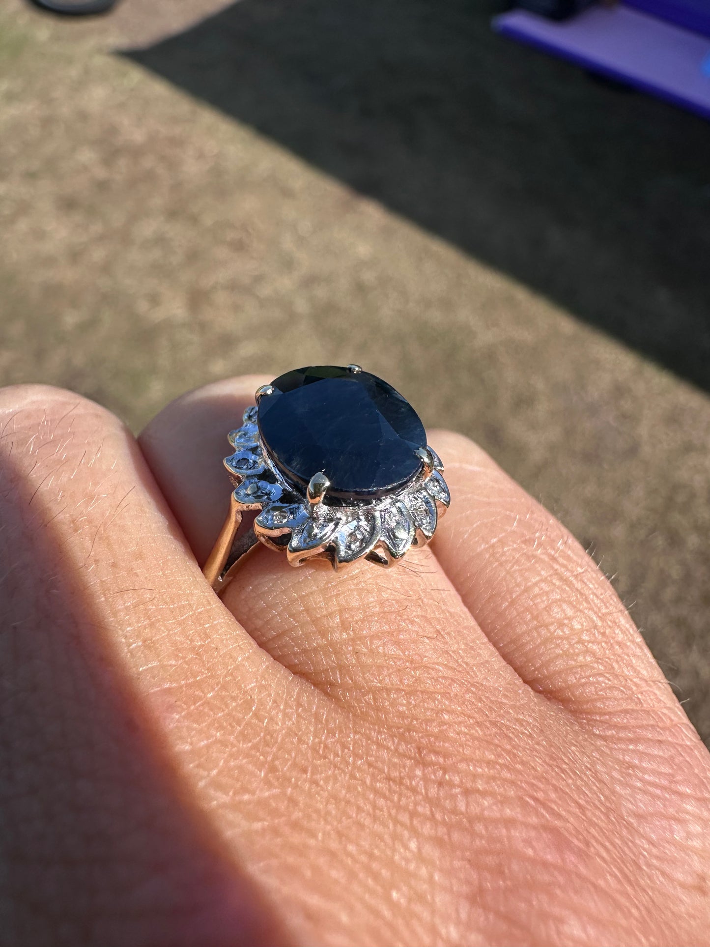 9ct Sapphire & Diamond ring