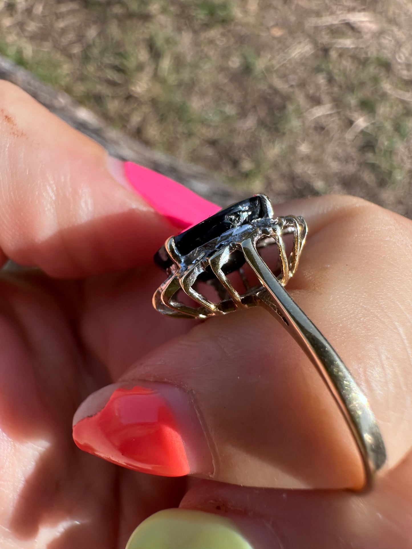 9ct Sapphire & Diamond ring